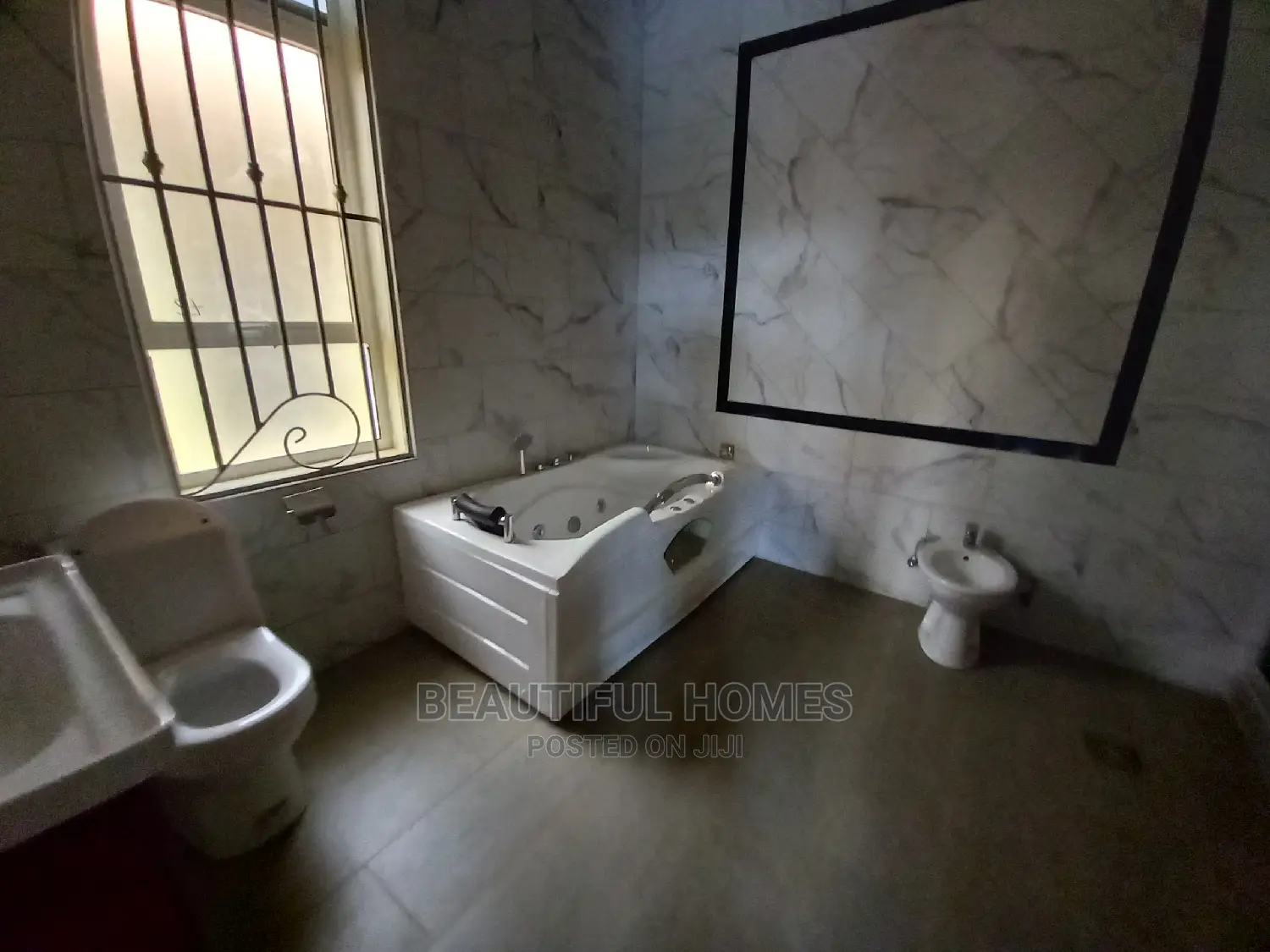 Furnished 6bdrm Mansion in Tarmack Estate, Kira for Sale in Kira