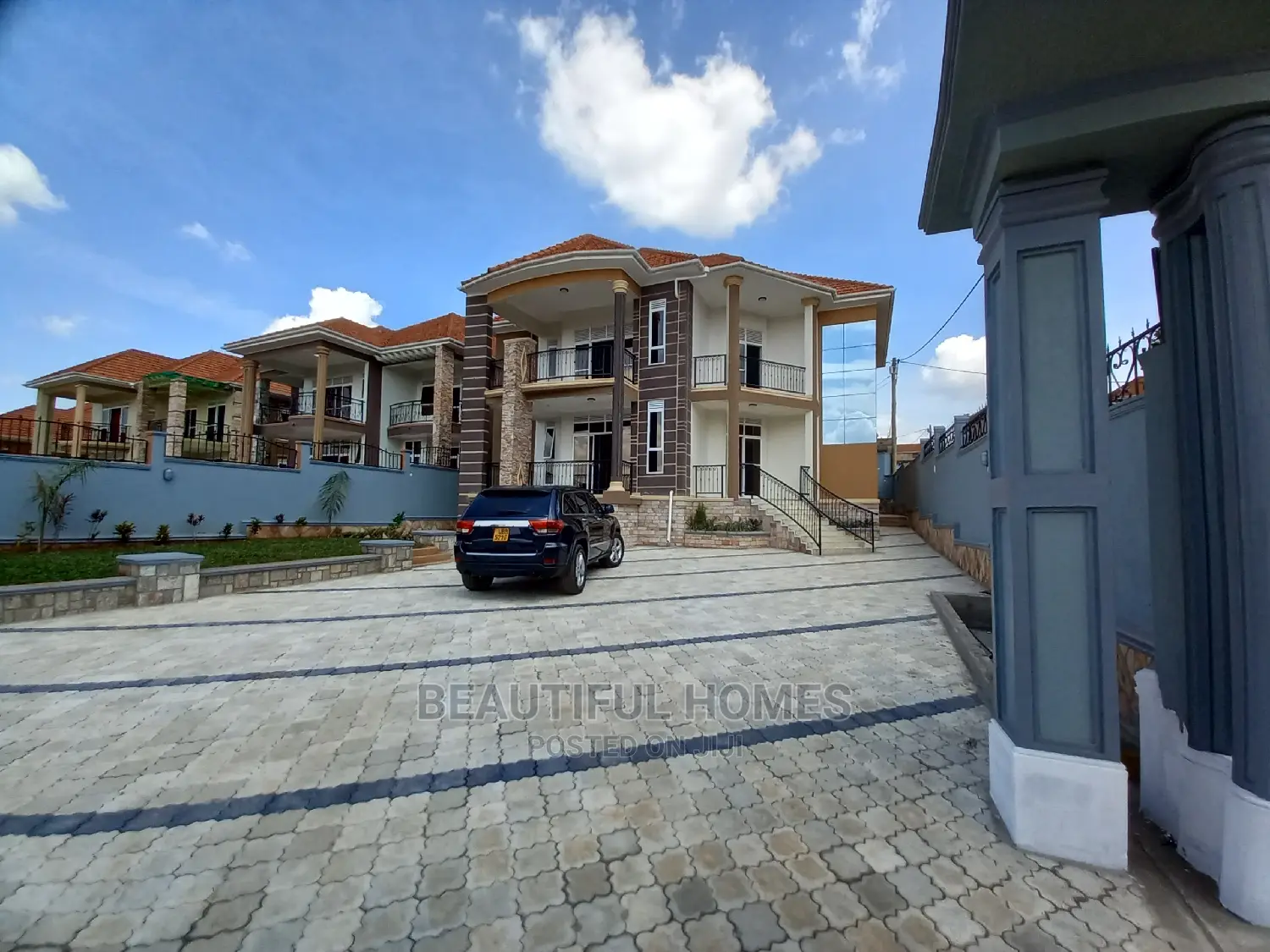 Furnished 6bdrm Mansion in Kira Tarmacked Lane for Sale in Kira