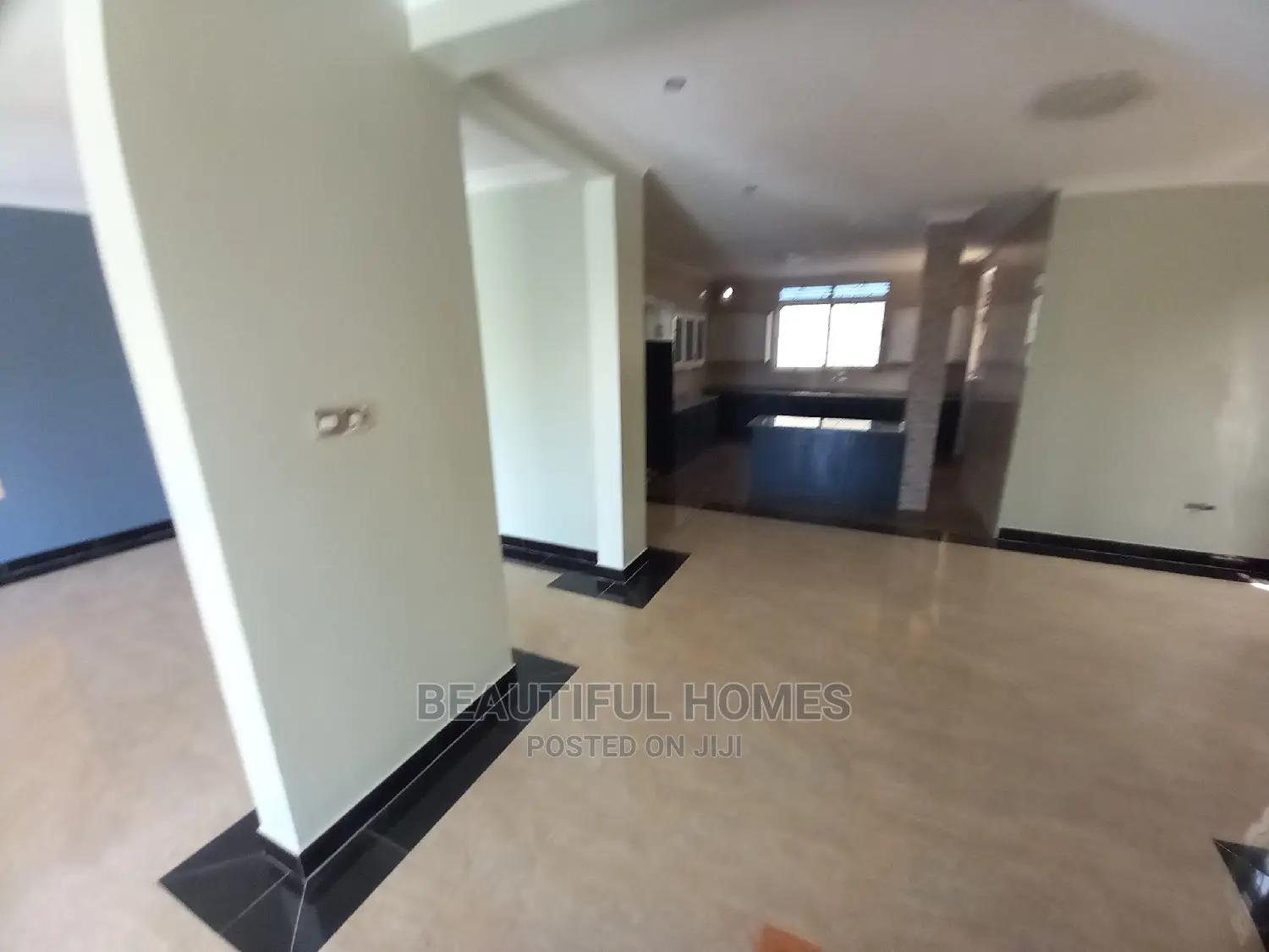 Furnished 6bdrm Mansion in Kira Tarmacked Lane for Sale in Kira