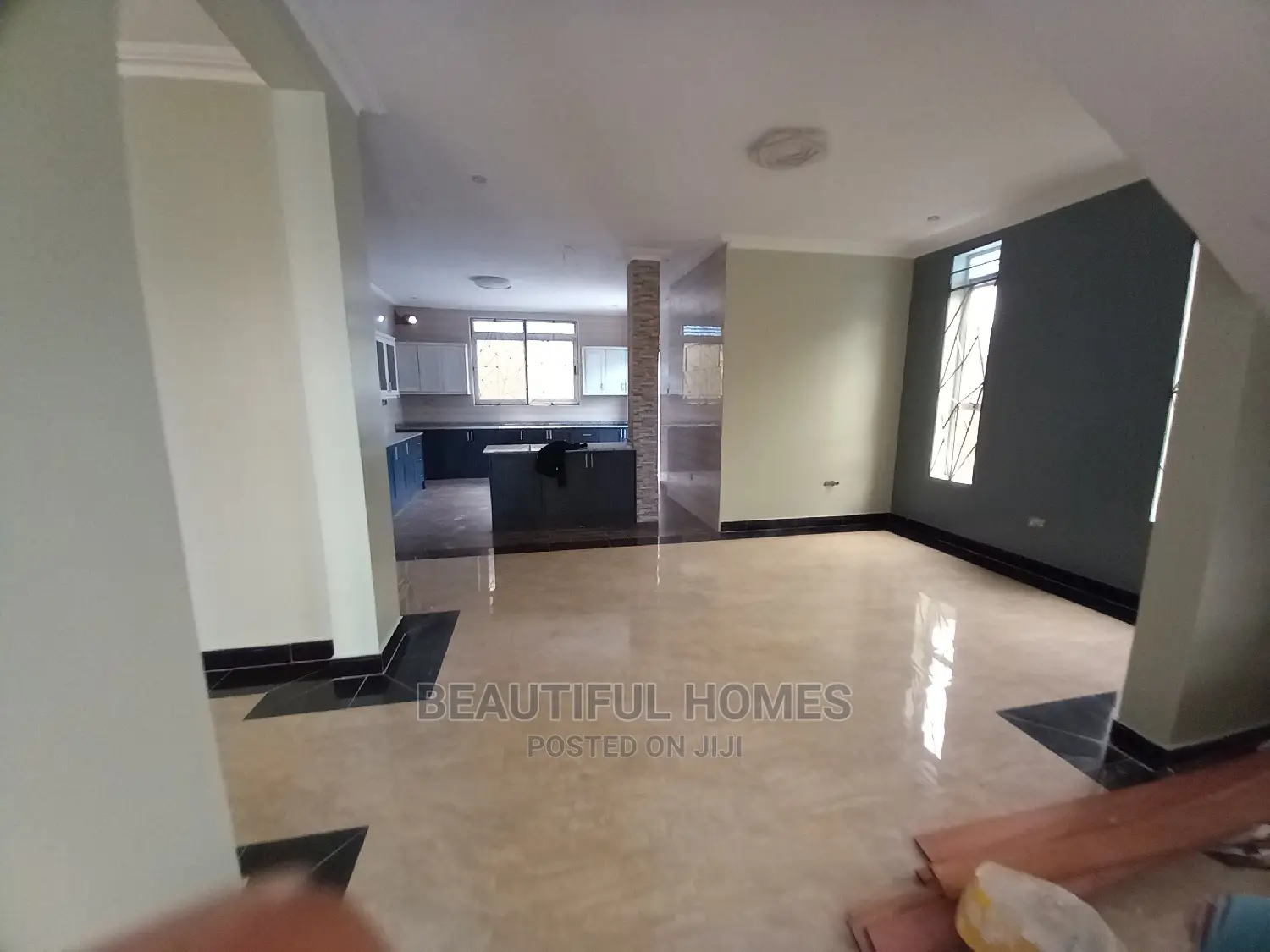 Furnished 6bdrm Mansion in Executive Wing, Kira for Sale in Kira