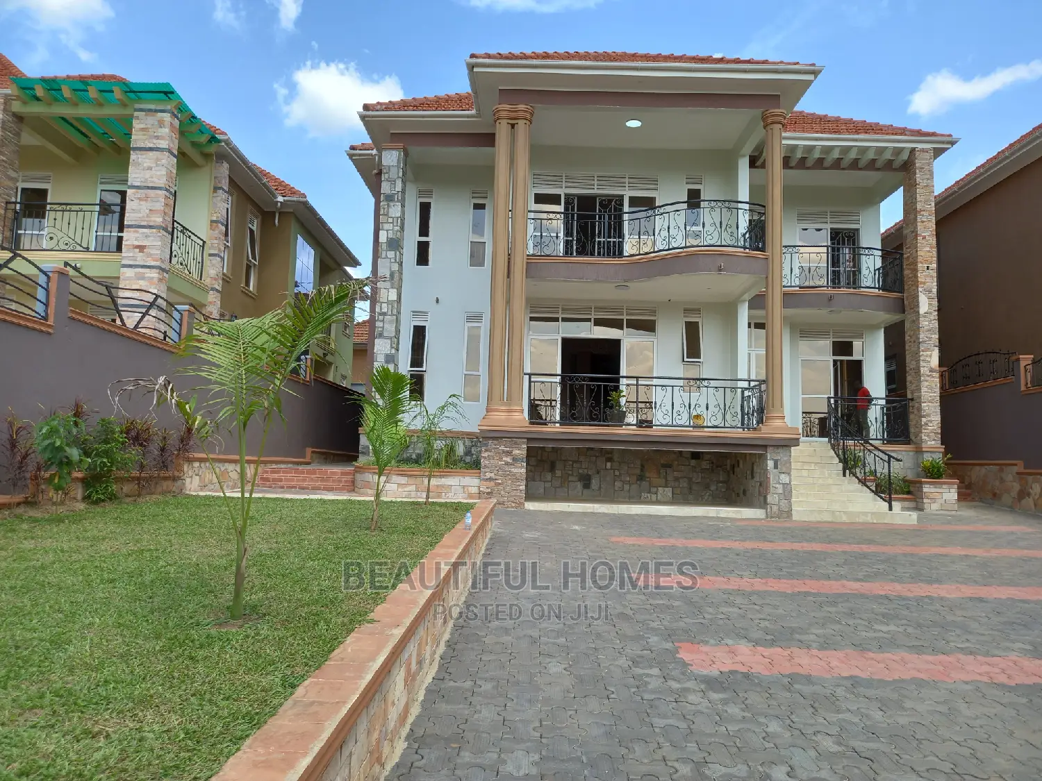 Furnished 6bdrm Mansion in Kira Rich for Sale in Kira