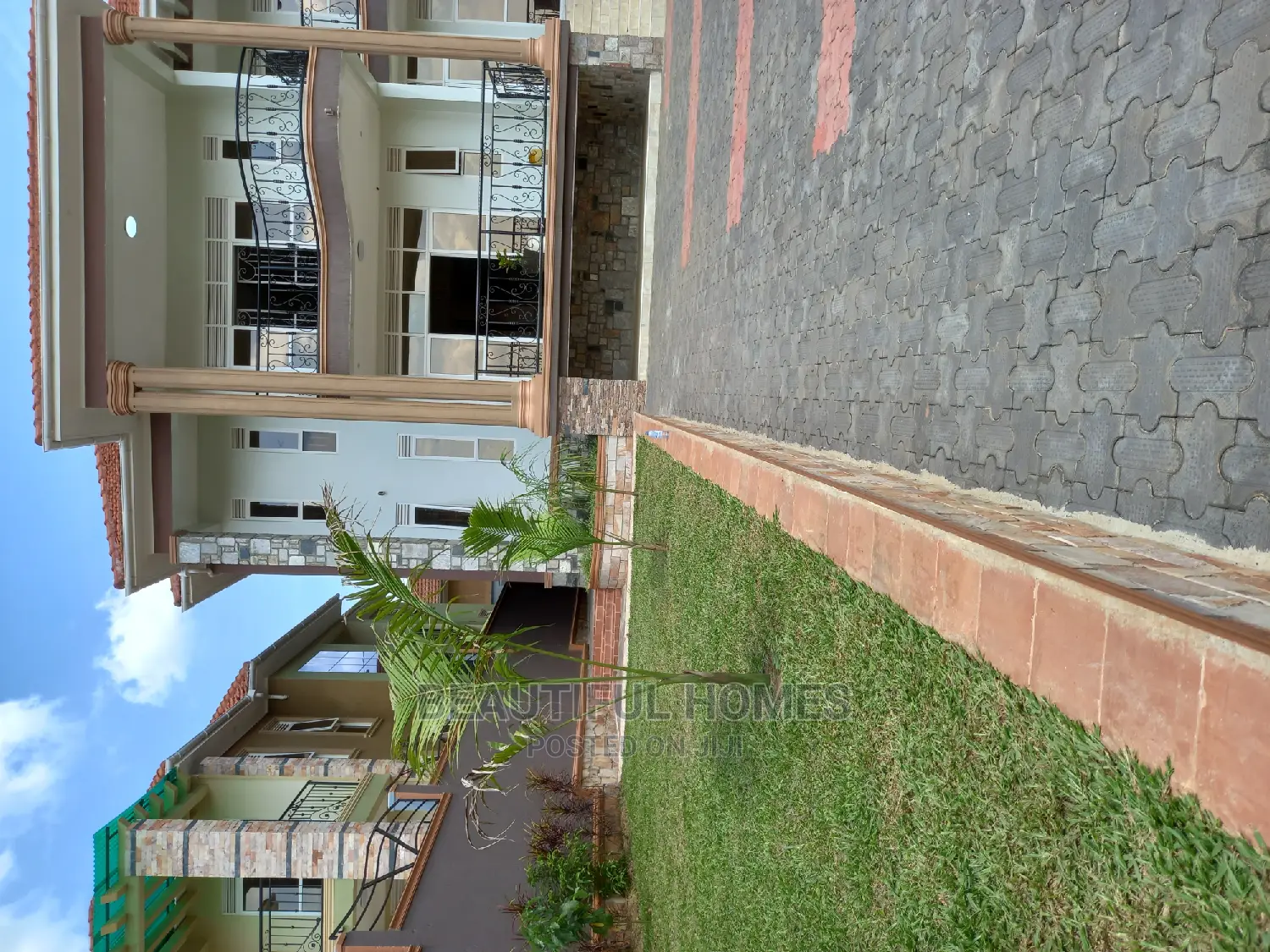 Furnished 6bdrm Mansion in Kira Rich for Sale in Kira