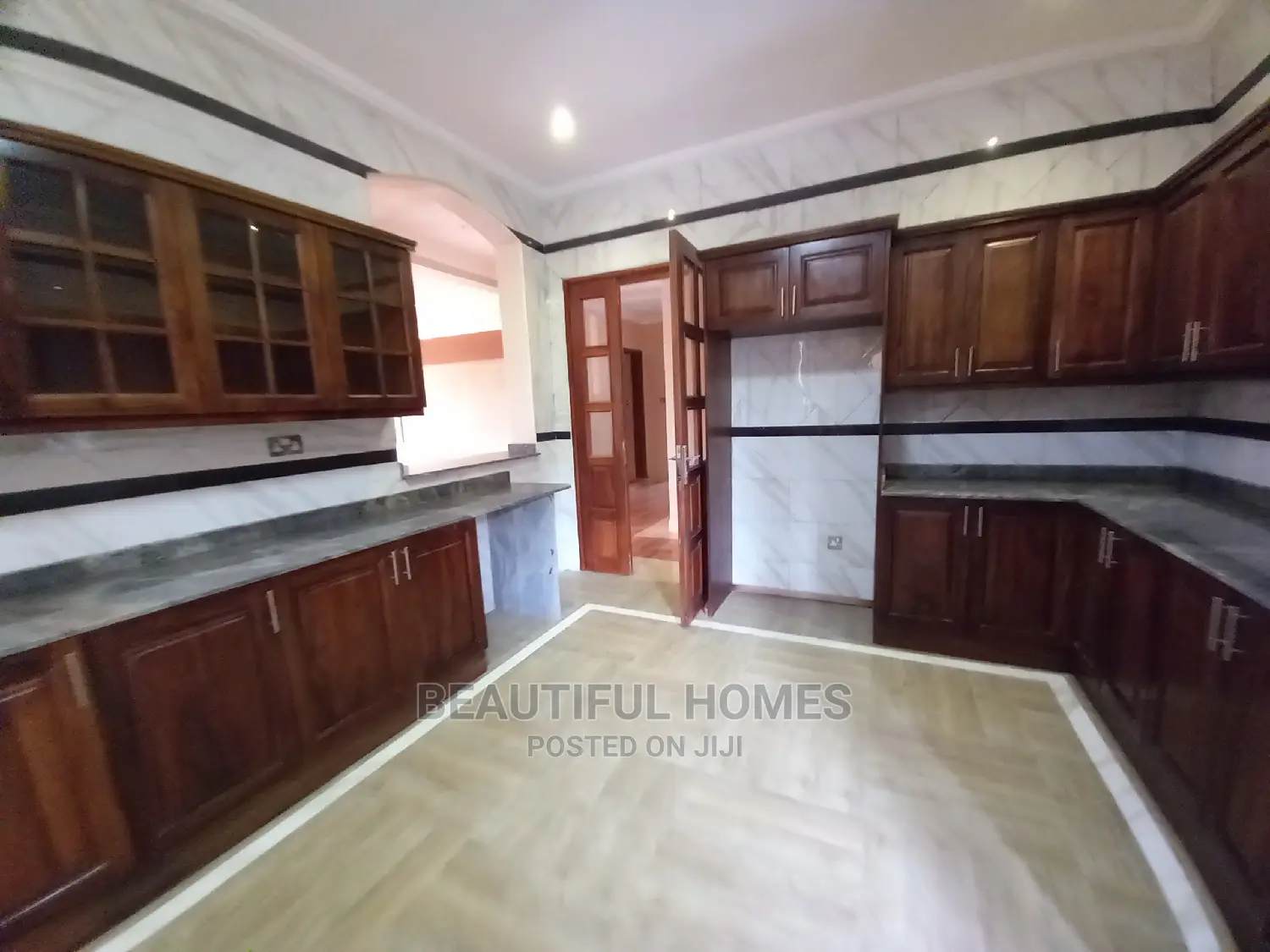 Furnished 6bdrm Mansion in Posh Estate, Kira for Sale in Kira