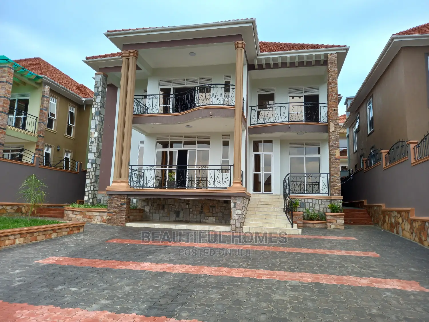 Furnished 6bdrm Mansion in Posh Estate, Kira for Sale in Kira