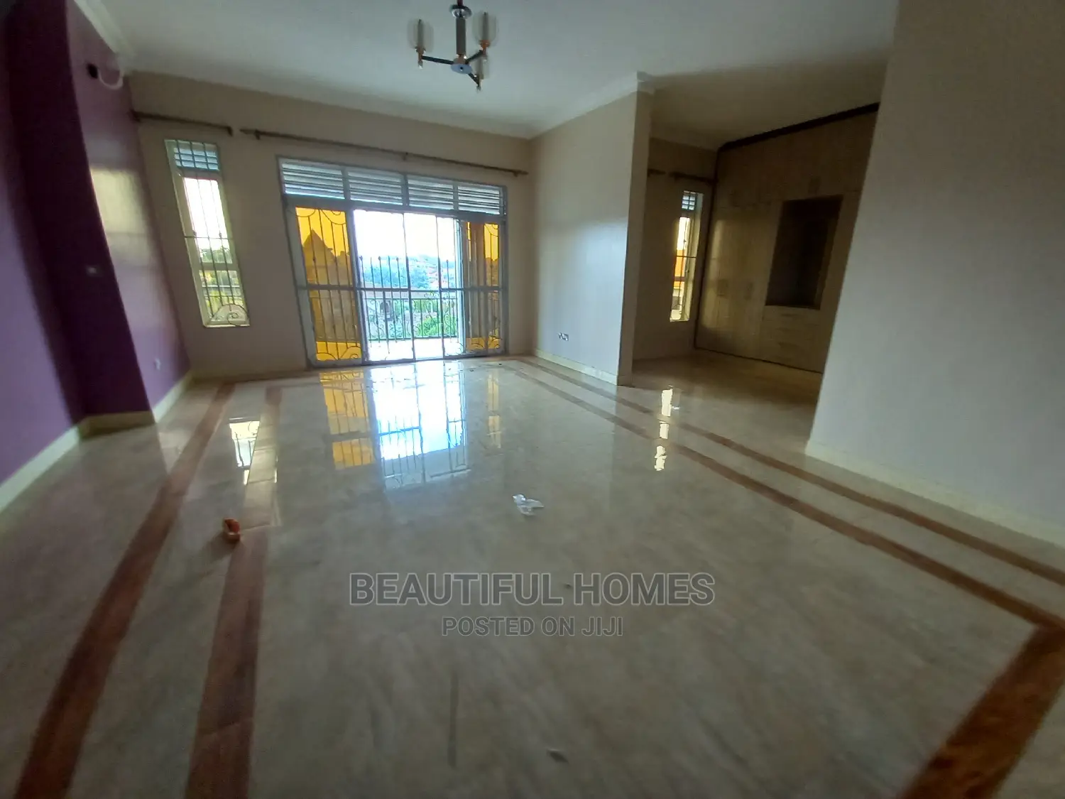 Furnished 6bdrm Mansion in Tarmack, Kira for Sale in Kira