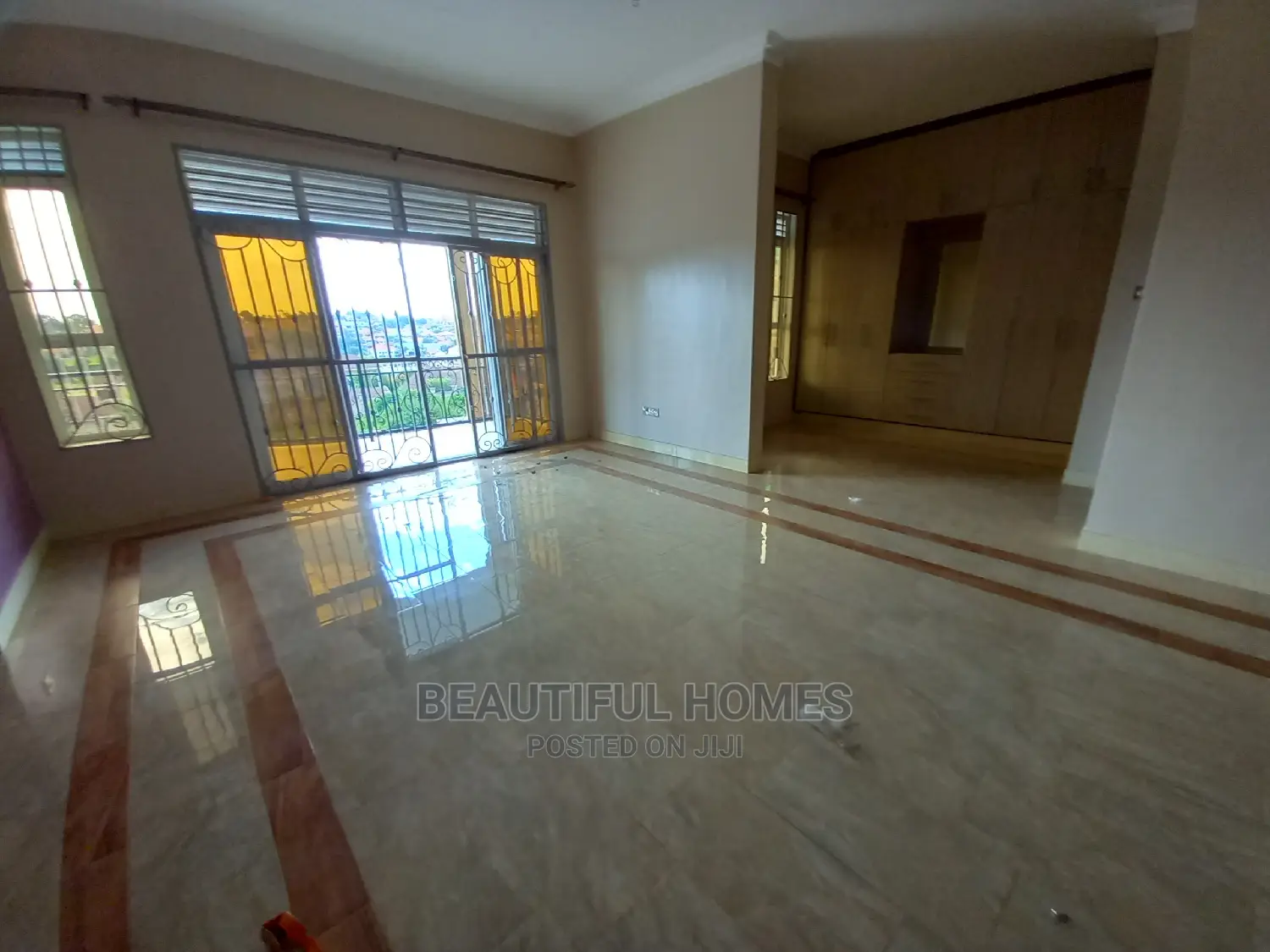 Furnished 6bdrm Duplex in Tarmacked, Kira for Sale in Kira