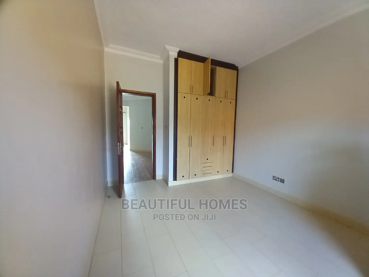 Furnished 4bdrm Duplex in Kira Posh for Sale in Kira