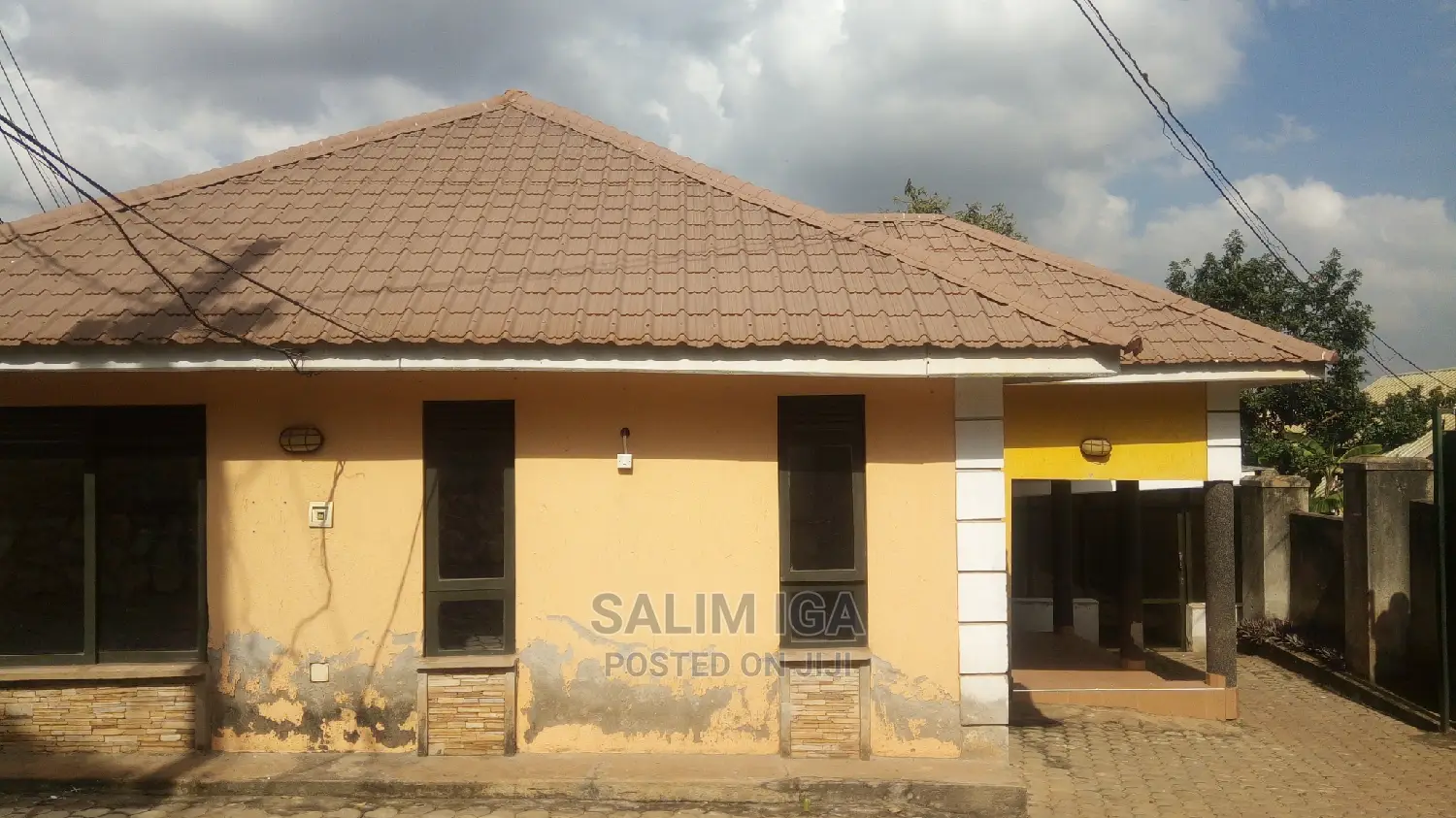 3bdrm Bungalow in Kololo Property, Central Division for Sale in Central Division