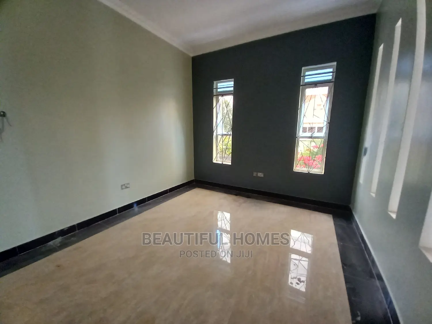 Furnished 6bdrm Mansion in Best Neighborhood, Kira for Sale in Kira