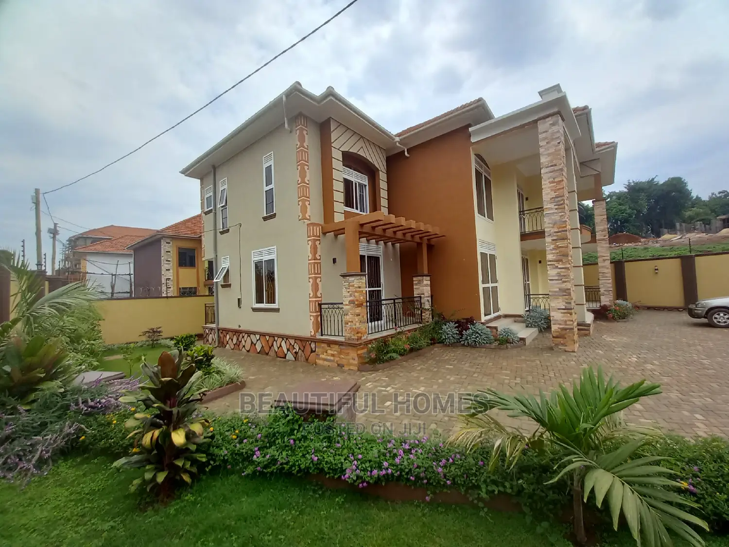 Furnished 6bdrm Mansion in Kiwatule, Nakawa for Sale in Nakawa