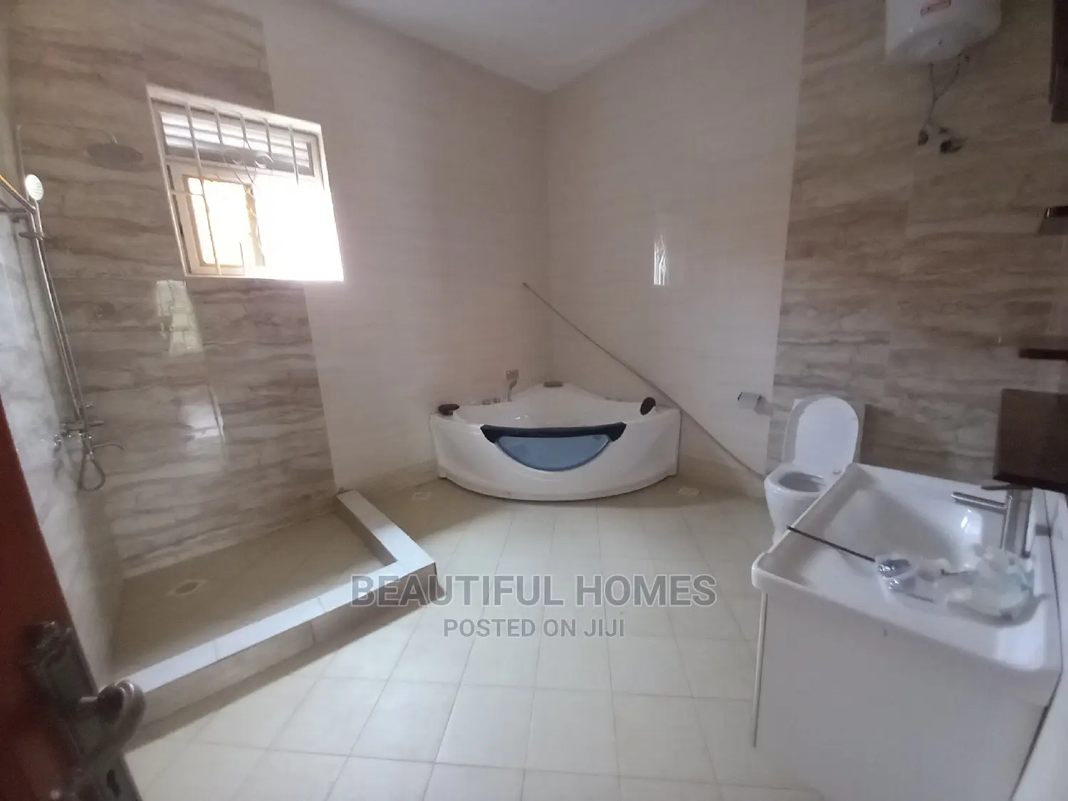Furnished 6bdrm Mansion in Kiwatule, Nakawa for Sale in Nakawa