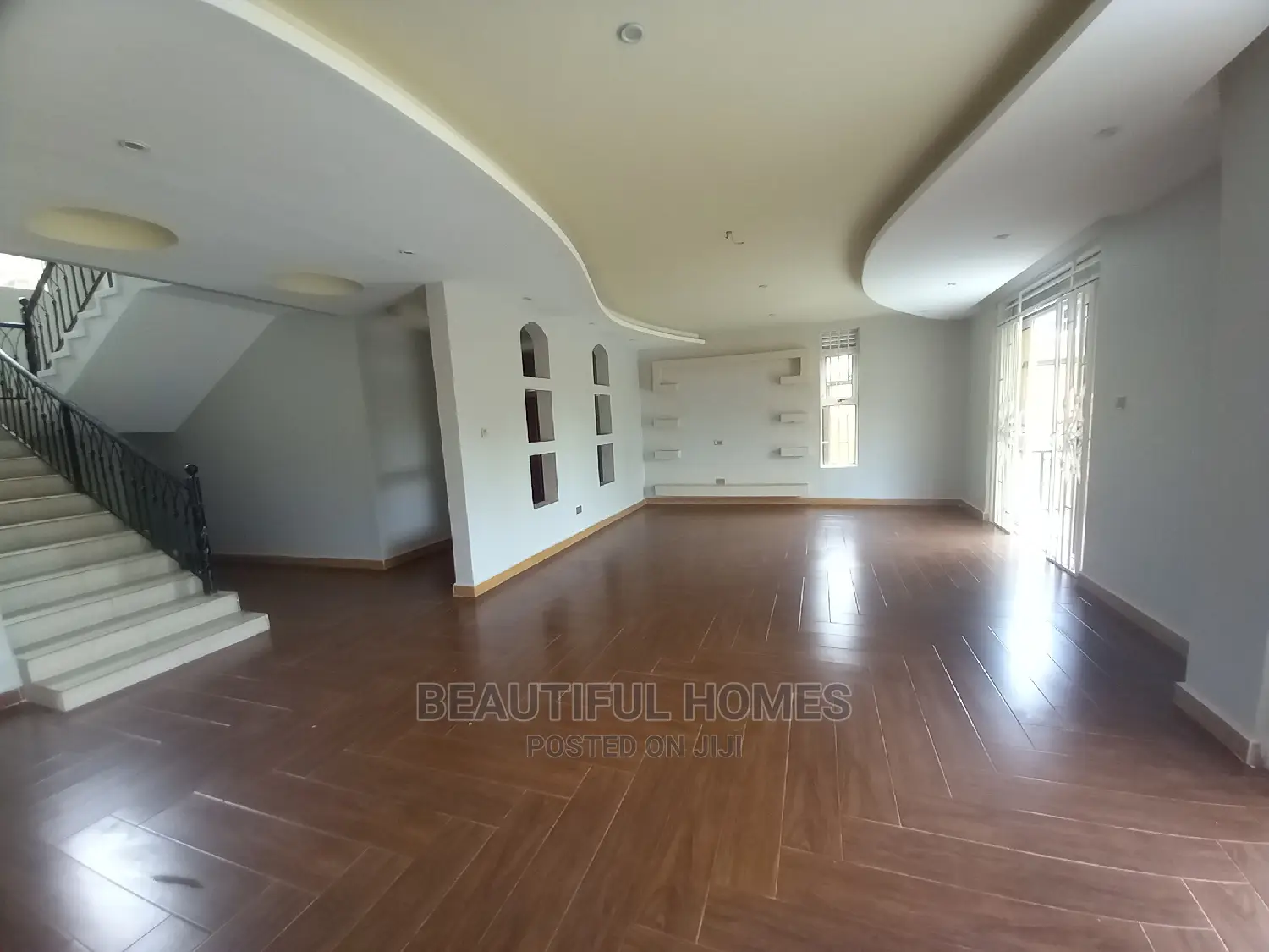 Furnished 6bdrm Mansion in Kiwatule Recreation, Nakawa for Sale in Nakawa