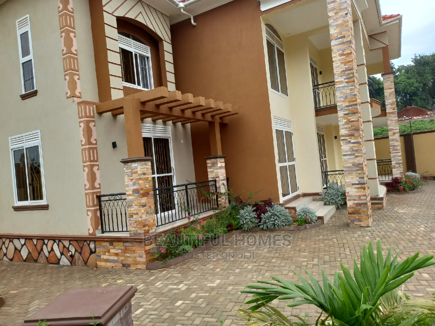 Furnished 6bdrm Mansion in Kiwatule Recreation, Nakawa for Sale in Nakawa