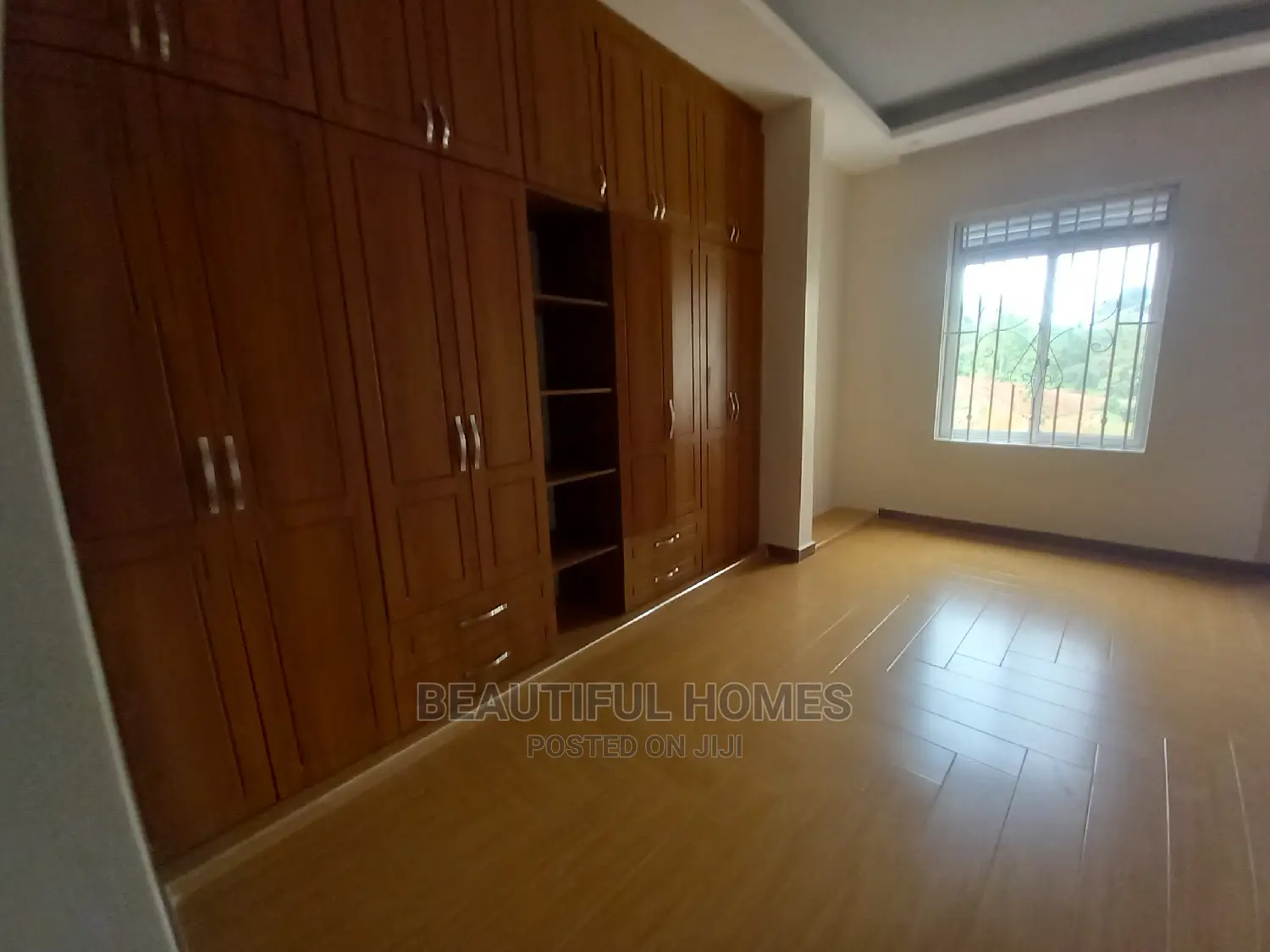 Furnished 6bdrm Mansion in Kiwatule Recreation, Nakawa for Sale in Nakawa