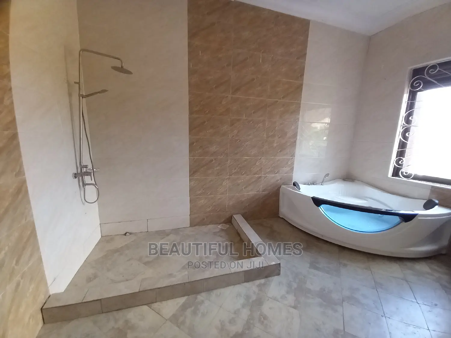 Furnished 6bdrm Mansion in Kiwatule, Central Division for Sale in Central Division
