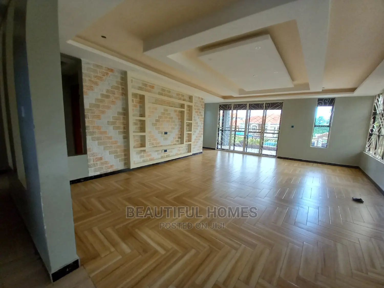 Furnished 6bdrm Mansion in Kiwatule, Central Division for Sale in Central Division