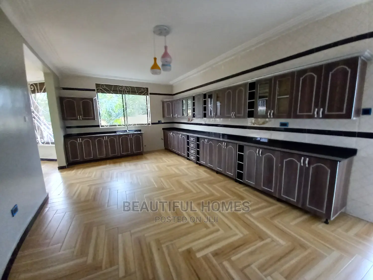 Furnished 7bdrm Mansion in Kiwatule Bidandi, Central Division for Sale in Central Division