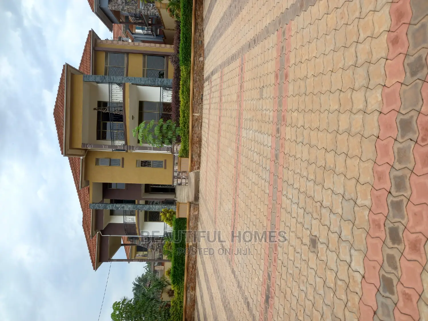 Furnished 7bdrm Mansion in Kiwatule Posh, Central Division for Sale in Central Division