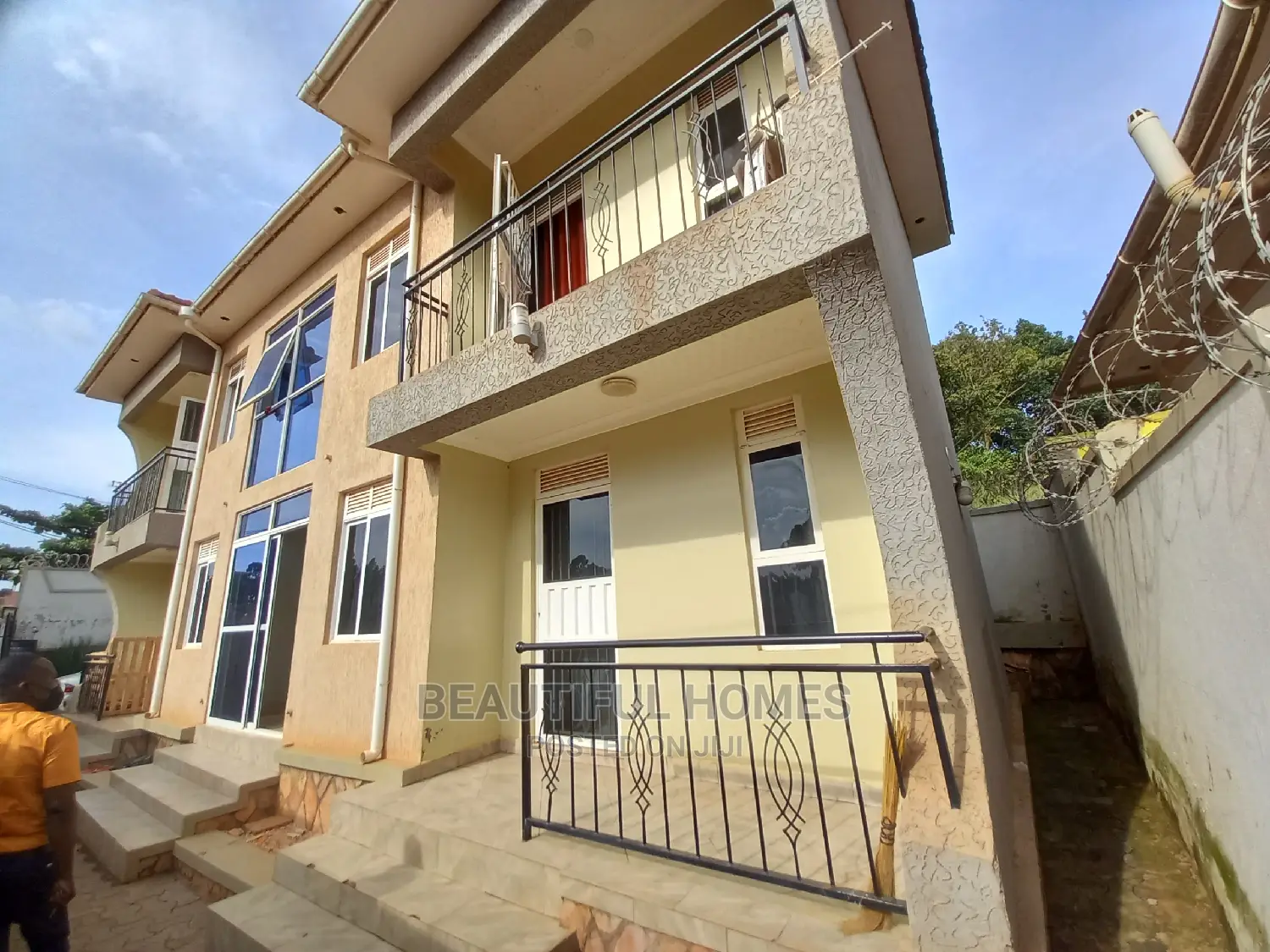 Furnished 1bdrm Block of Flats in Kira by the Tarmack for Sale in Kira