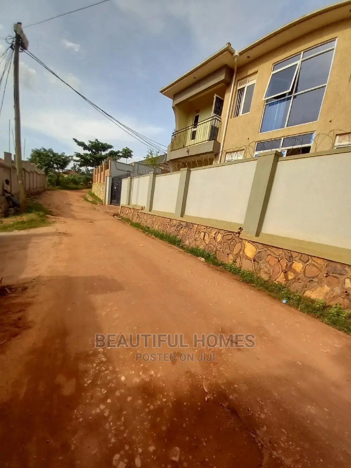 Furnished 1bdrm Block of Flats in Kira by the Tarmack for Sale in Kira