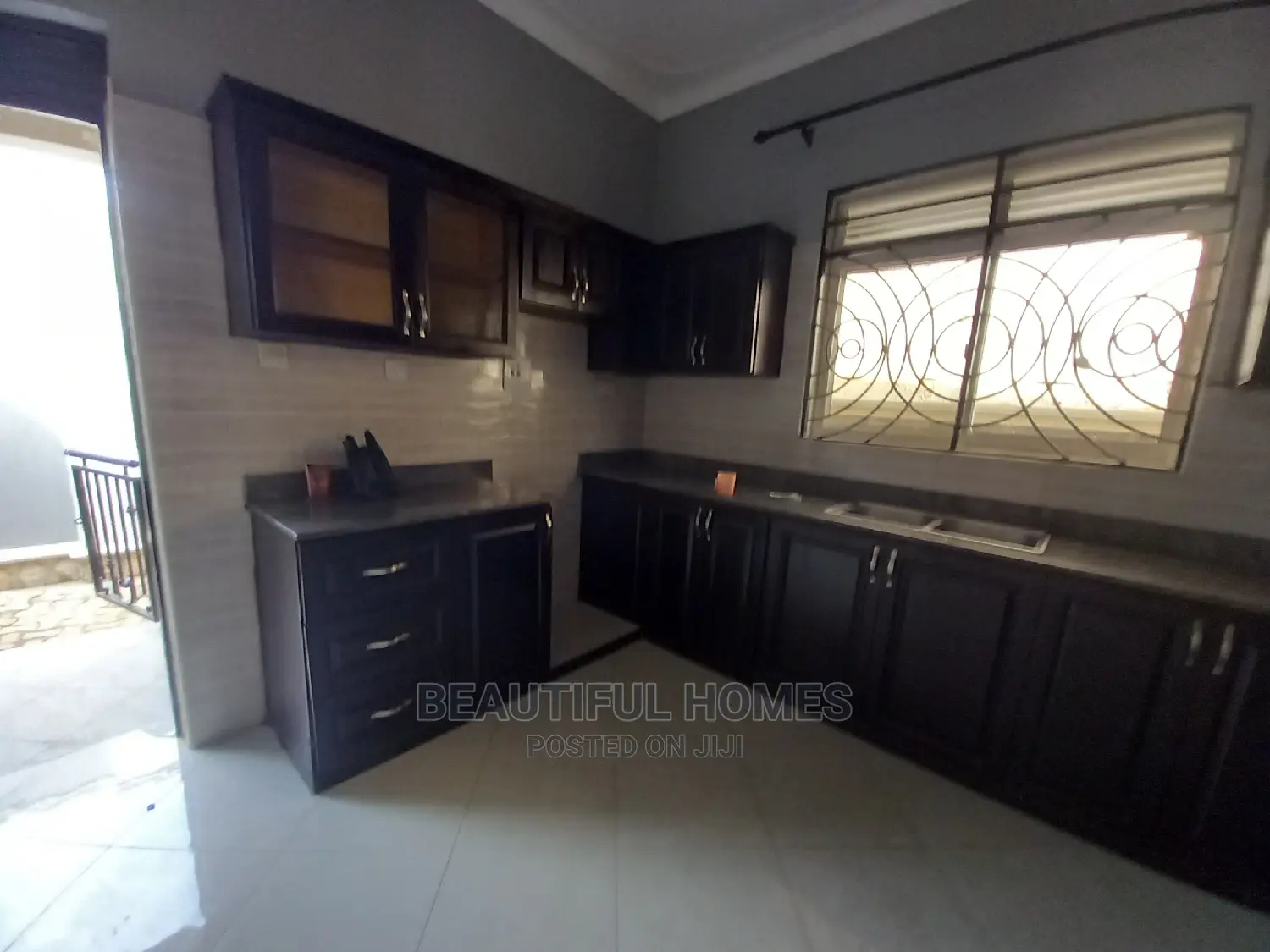 Furnished 4bdrm Bungalow in Kira for Sale in Kira