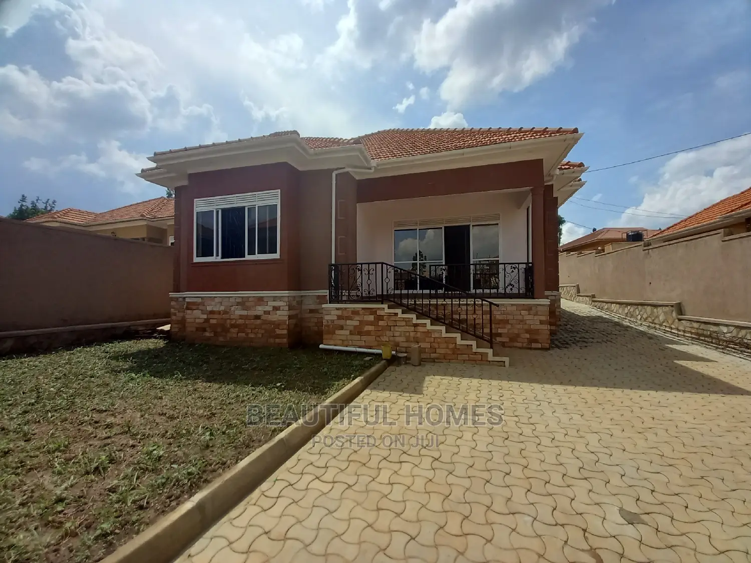 Furnished 4bdrm House in Tarmack, Kira for Sale in Kira