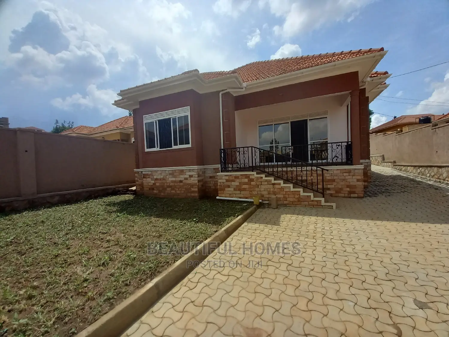 Furnished 4bdrm House in Tarmack, Kira for Sale in Kira
