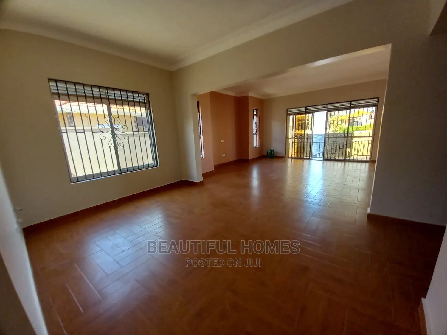 Furnished 4bdrm House in All Tarmack, Kira for Sale in Kira