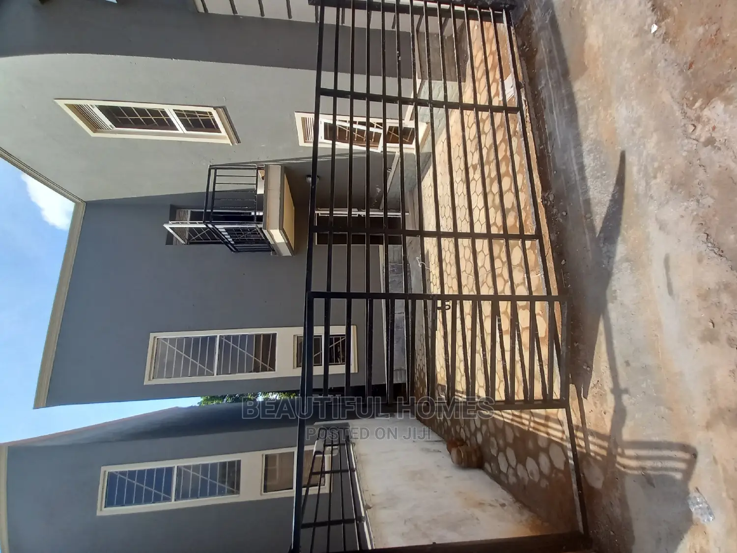 Furnished 4bdrm Duplex in Ministers Village, Kira for Sale in Kira