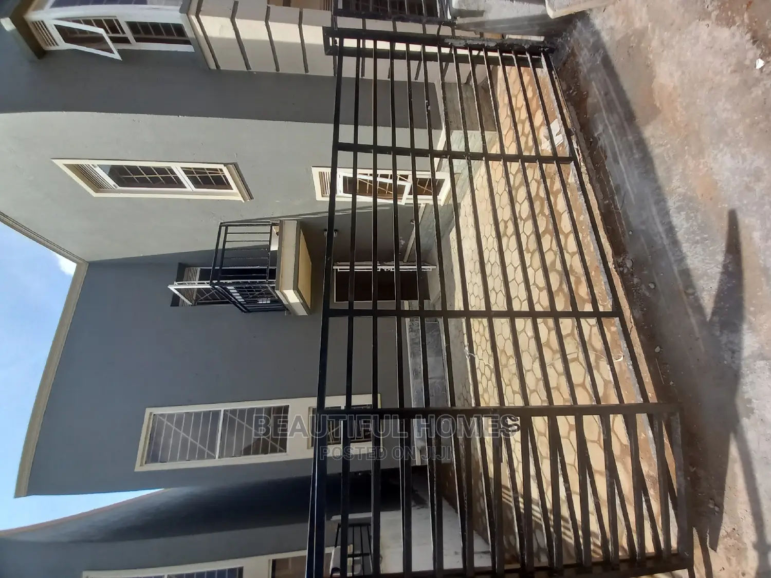 Furnished 4bdrm Duplex in Ministers Village, Kira for Sale in Kira