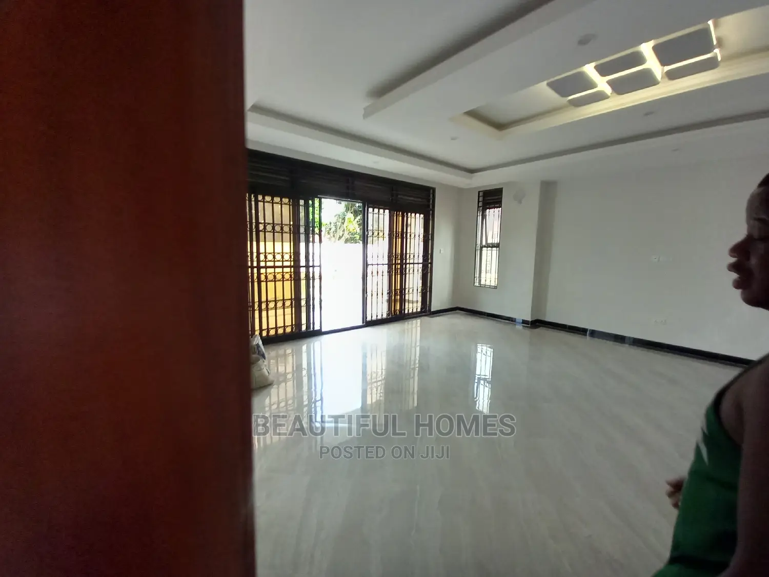 Furnished 6bdrm Mansion in Muyenga, Makindye for Sale in Makindye