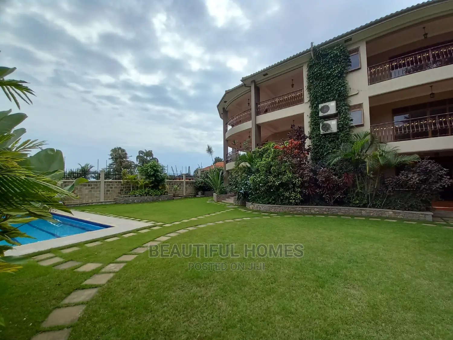 Furnished 7bdrm Mansion in Muyenga, Makindye for Sale in Makindye