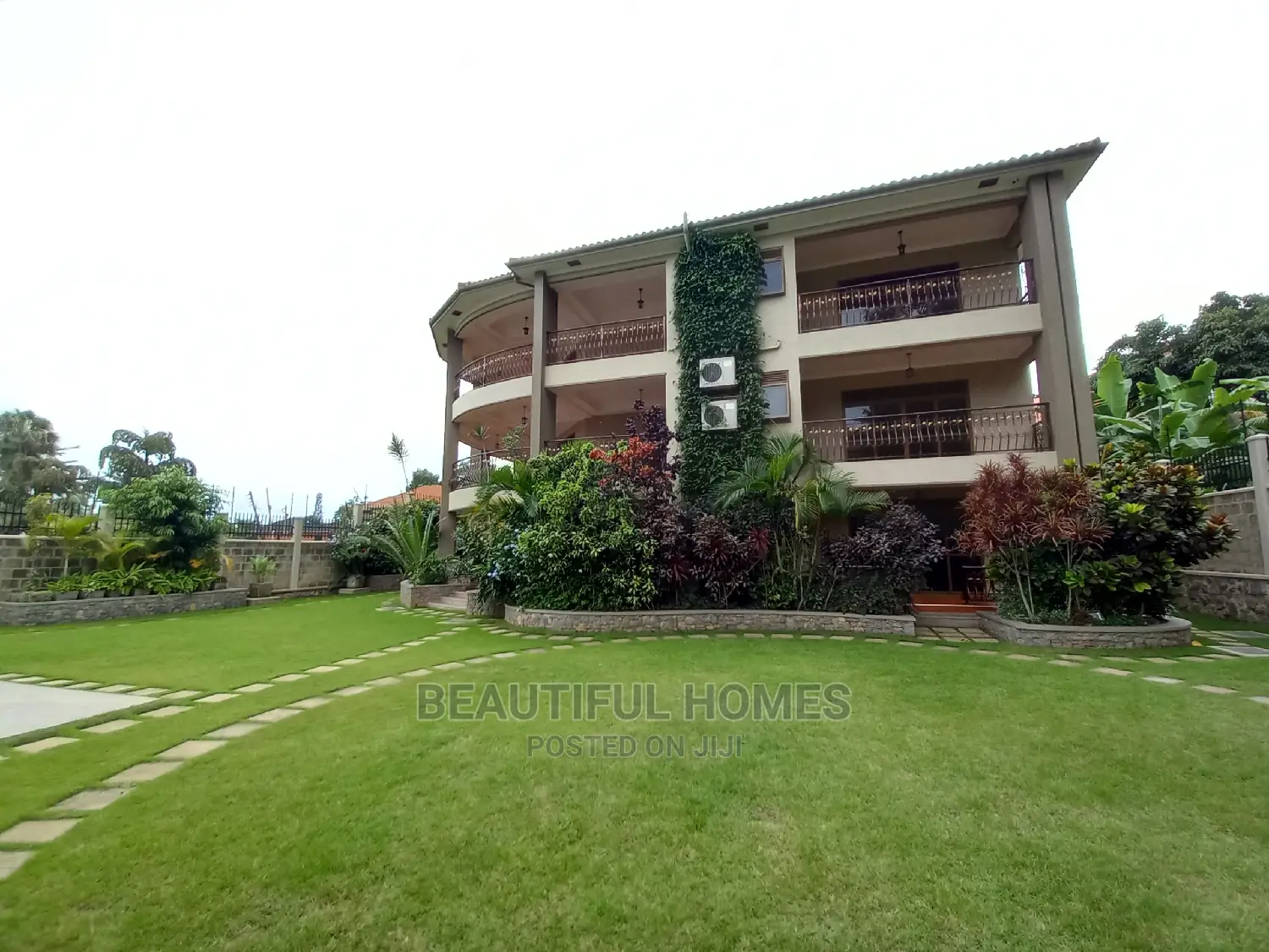 Furnished 7bdrm House in Muyenga, Makindye for Sale in Makindye