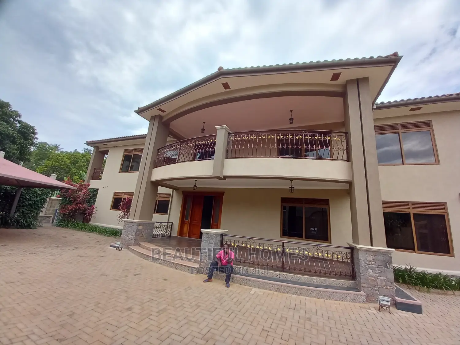 Furnished 7bdrm Mansion in Muyenga, Central Division for Sale in Central Division