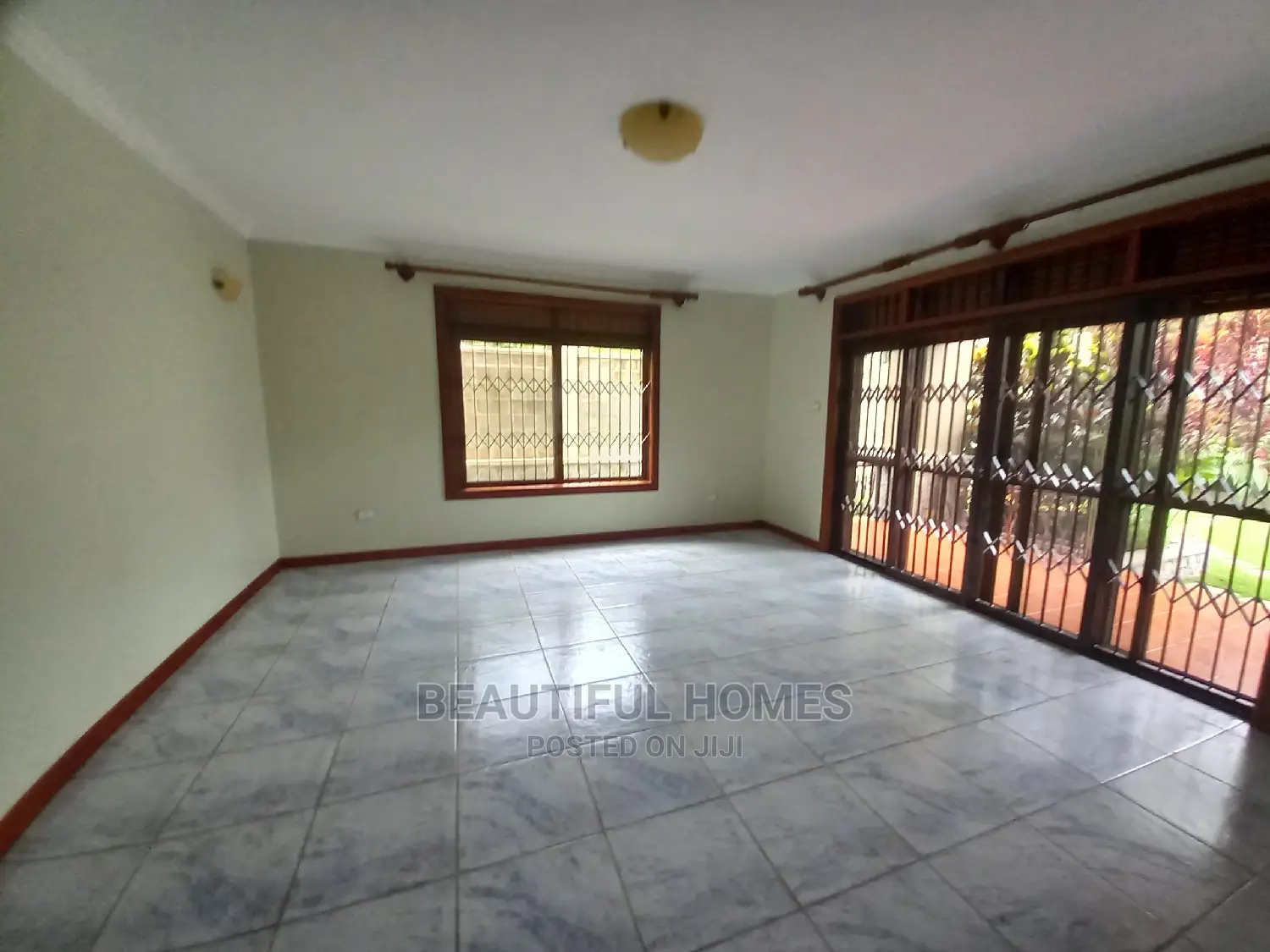 Furnished 7bdrm Mansion in Muyenga, Central Division for Sale in Central Division