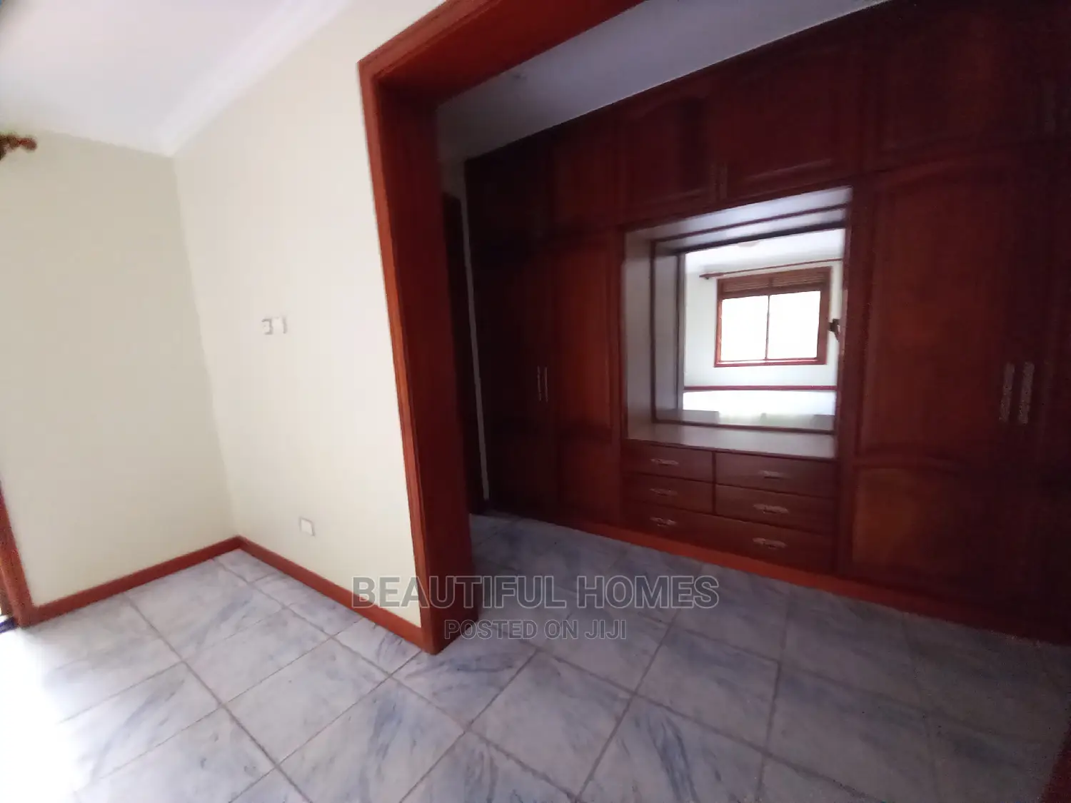 Furnished 7bdrm Mansion in Muyenga, Central Division for Sale in Central Division