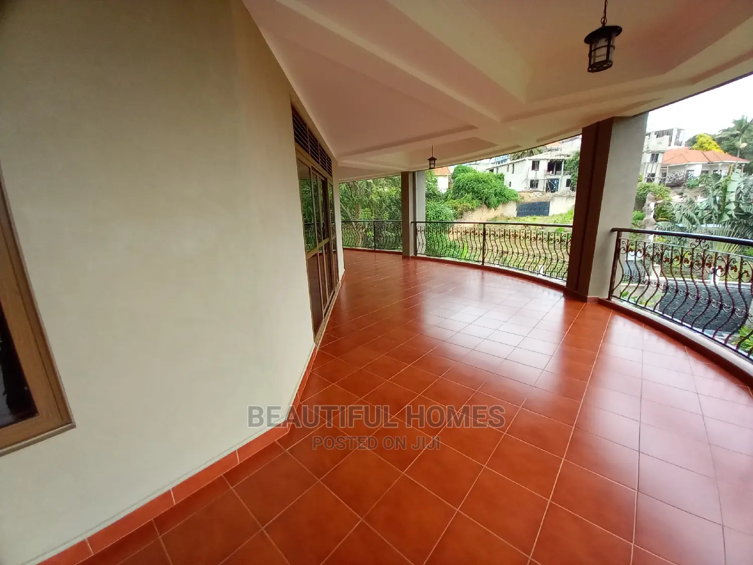 Furnished 6bdrm Mansion in Muyenga, Makindye for Sale in Makindye
