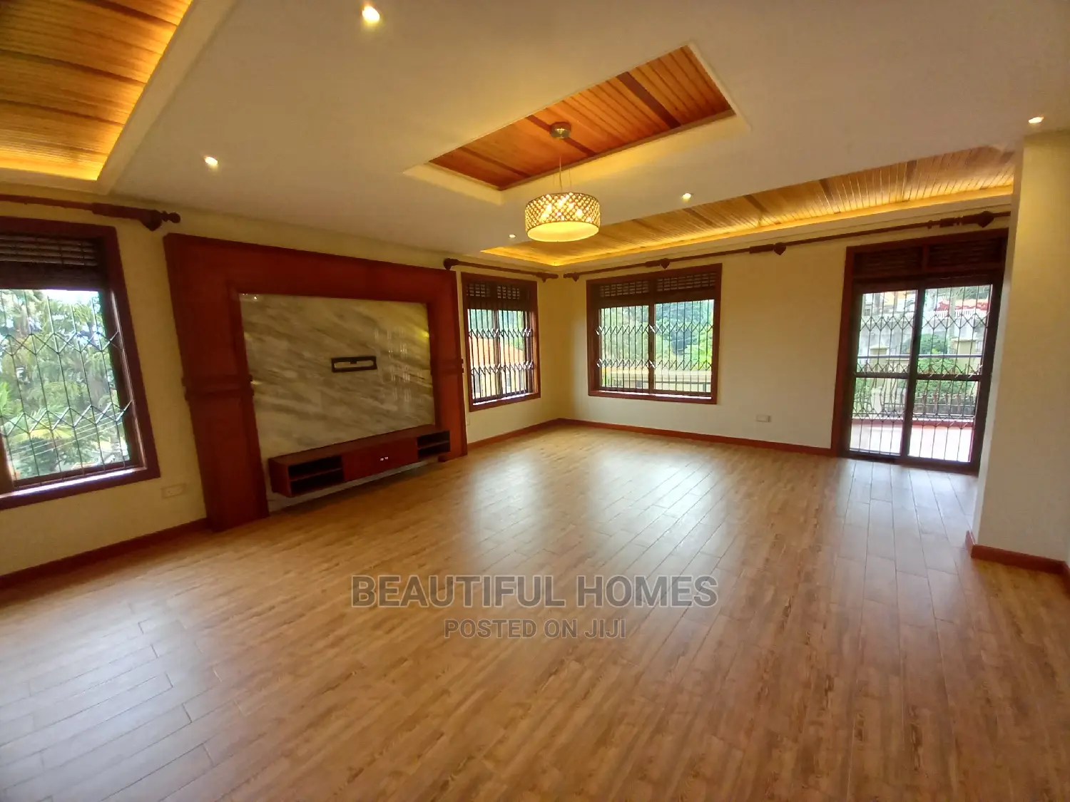 Furnished 7bdrm Mansion in Muyenga, Makindye for Sale in Makindye