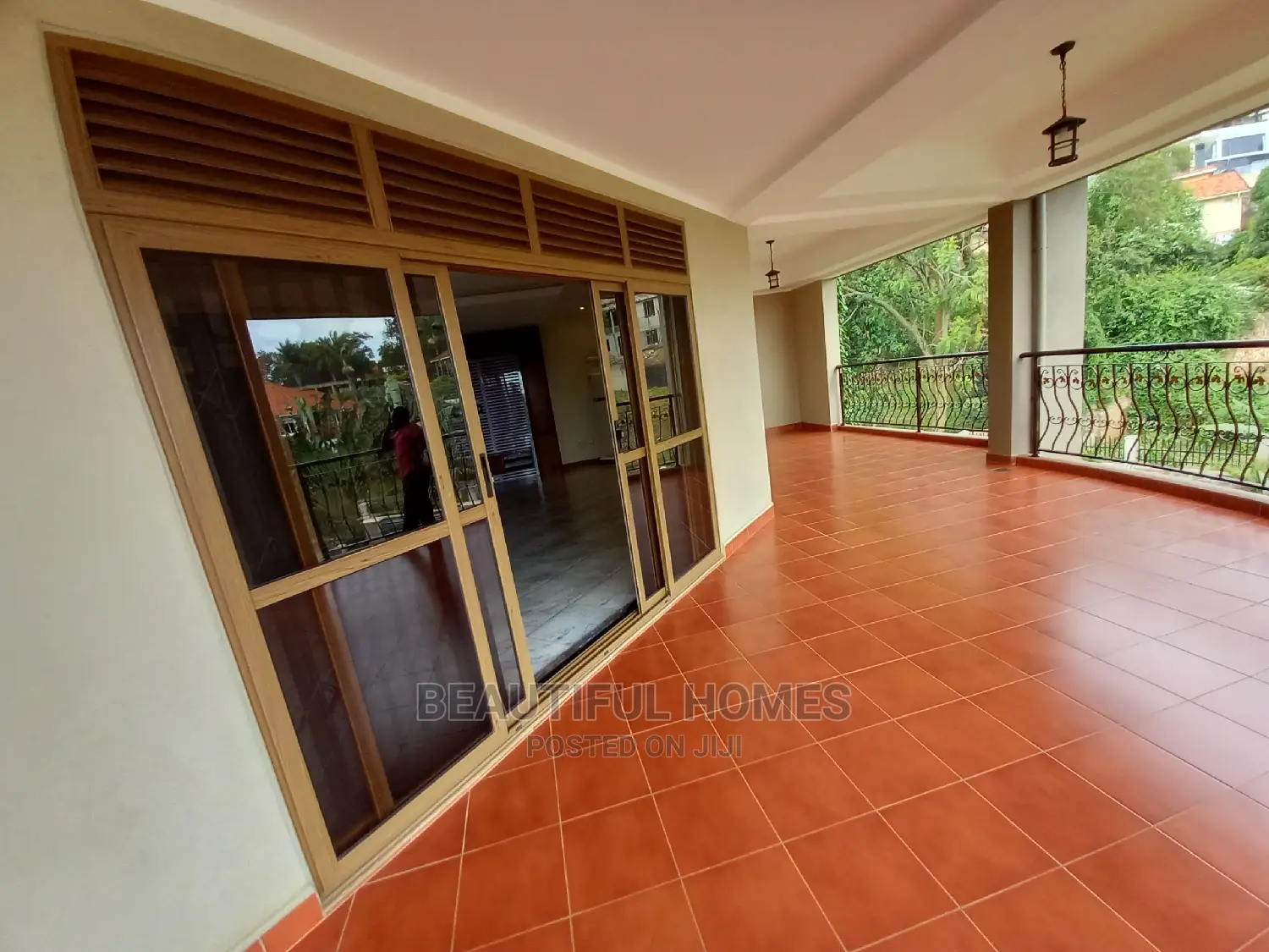 Furnished 7bdrm Mansion in Muyenga, Makindye for Sale in Makindye