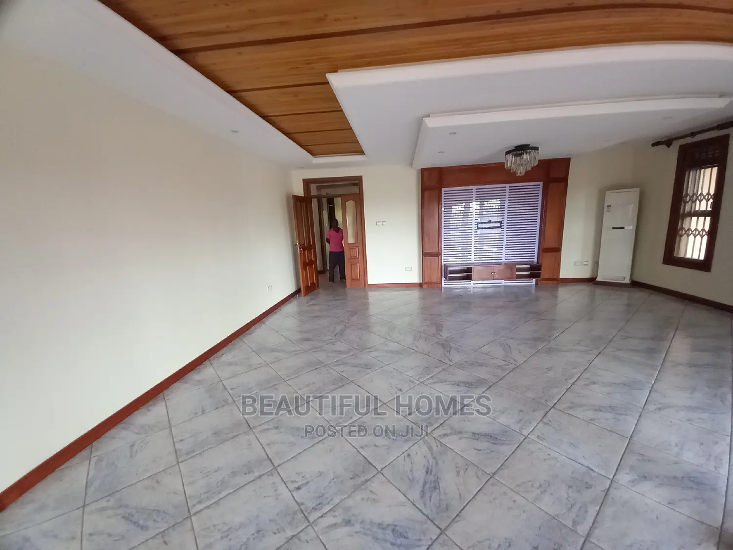 Furnished 7bdrm Mansion in Muyenga, Makindye for Sale in Makindye
