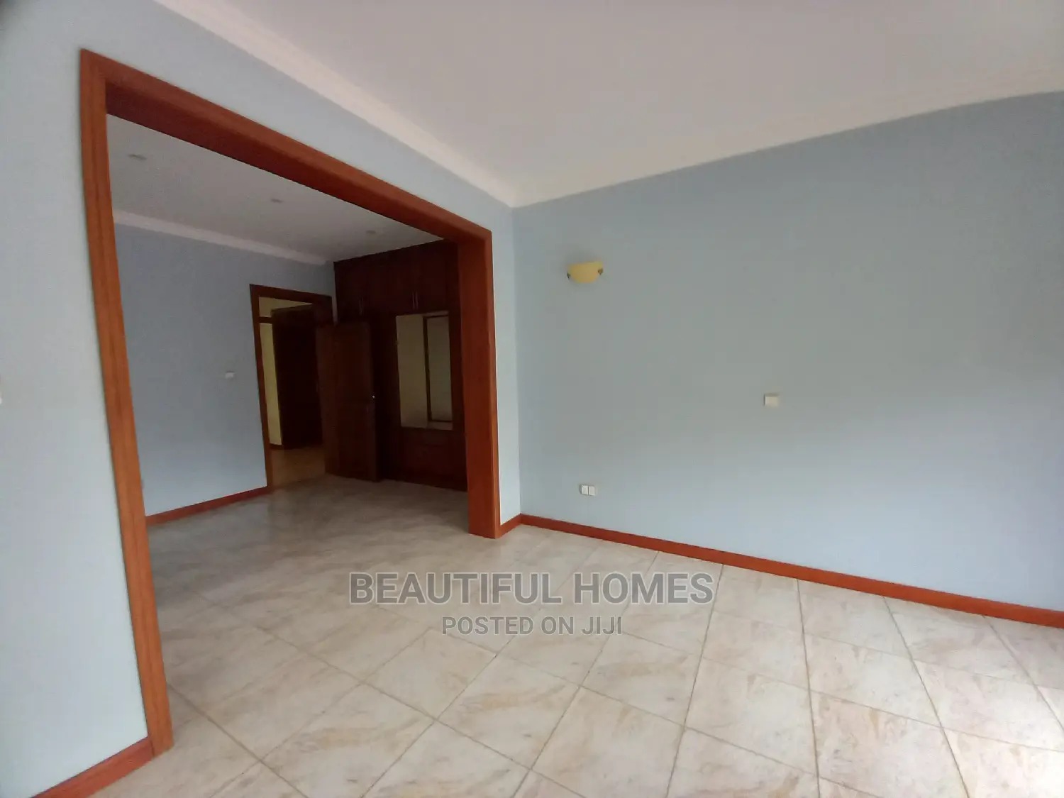 Furnished 7bdrm Mansion in Muyenga Corporate, Makindye for Sale in Makindye