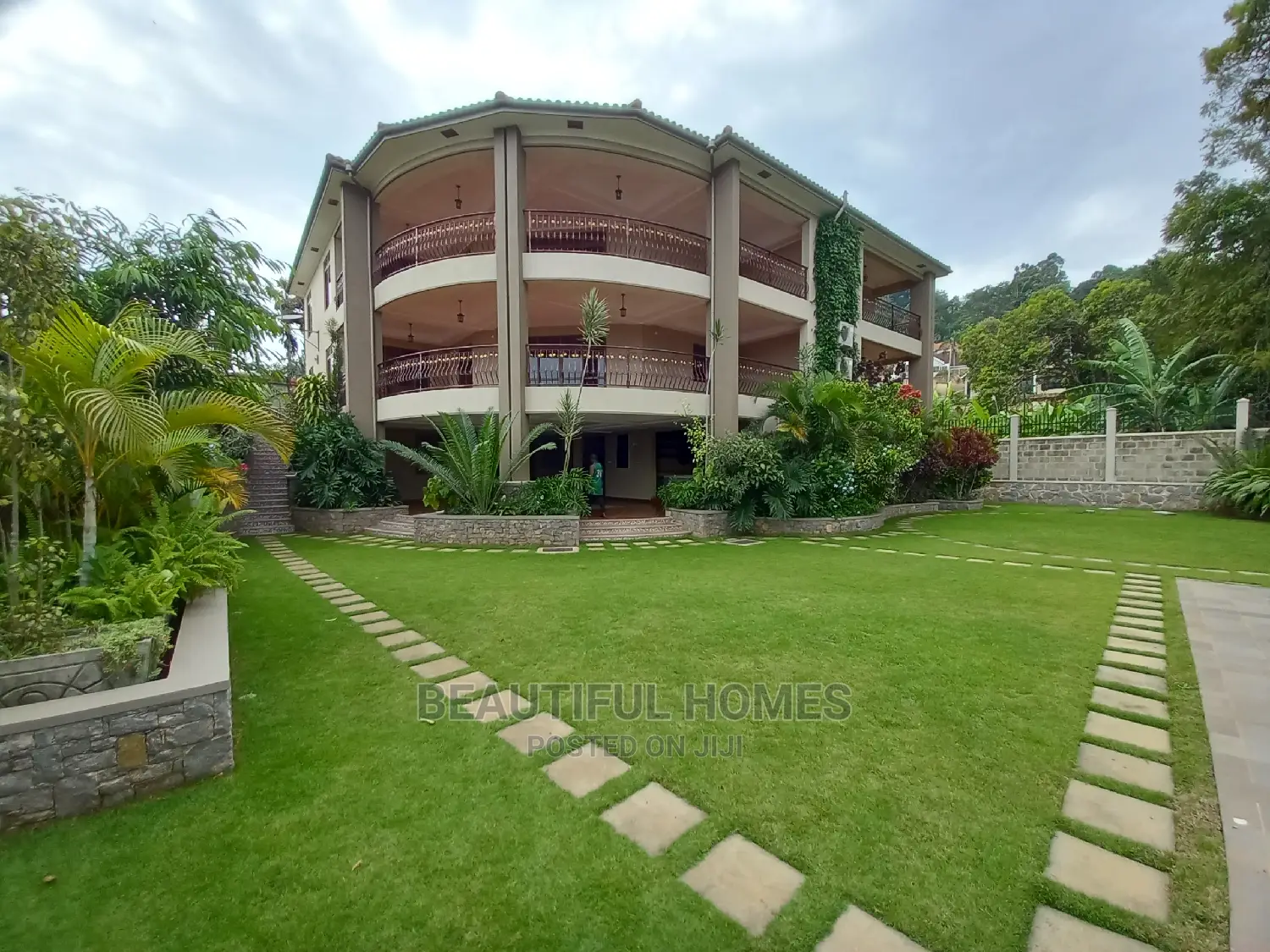 Furnished 7bdrm Mansion in Muyenga Corporate, Makindye for Sale in Makindye