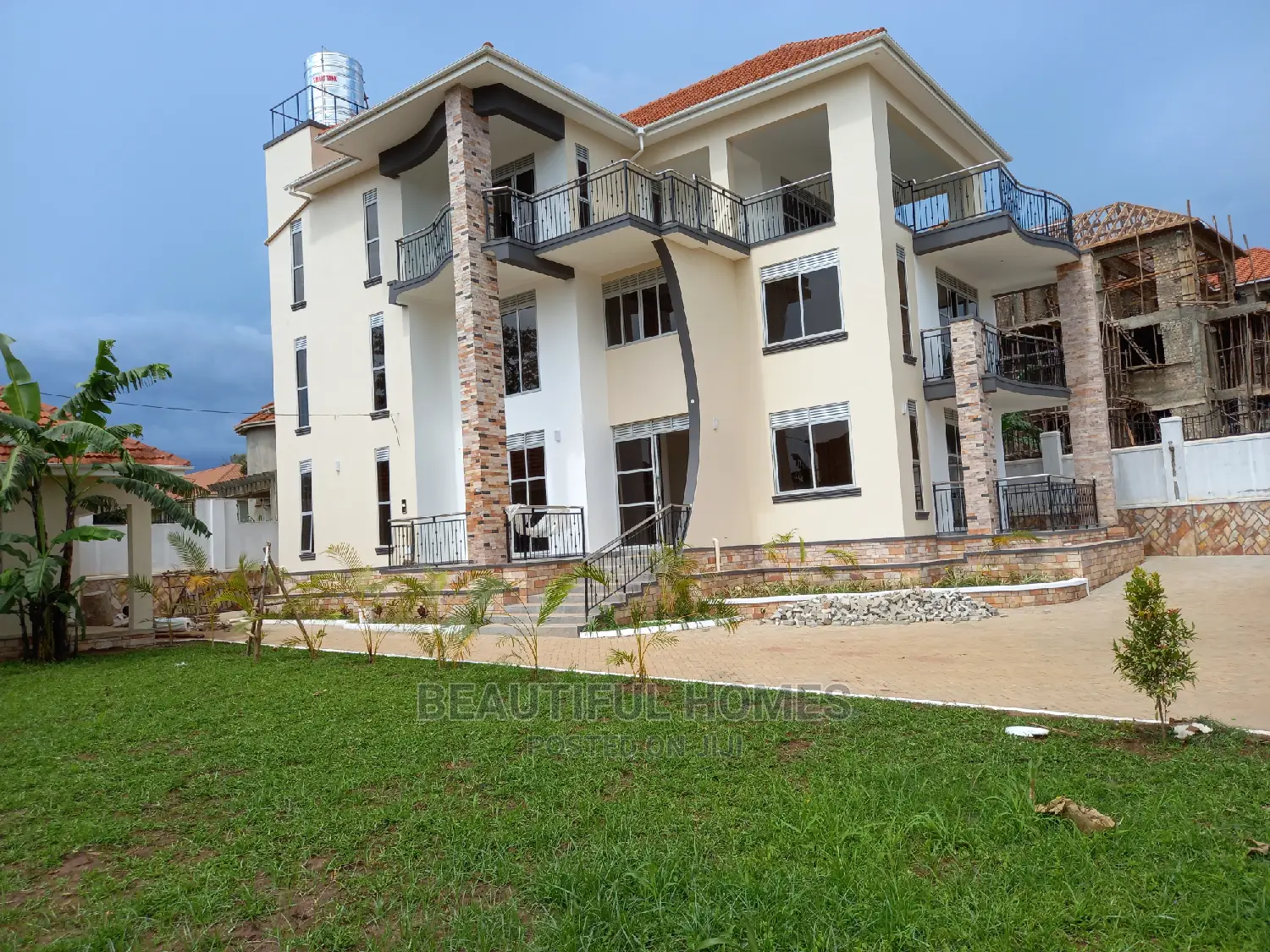 Furnished 6bdrm Mansion in Munyonyo Lake View, Makindye for Sale in Makindye