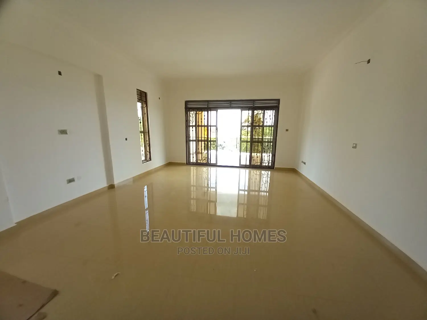 Furnished 6bdrm Mansion in Munyonyo Lake View, Makindye for Sale in Makindye
