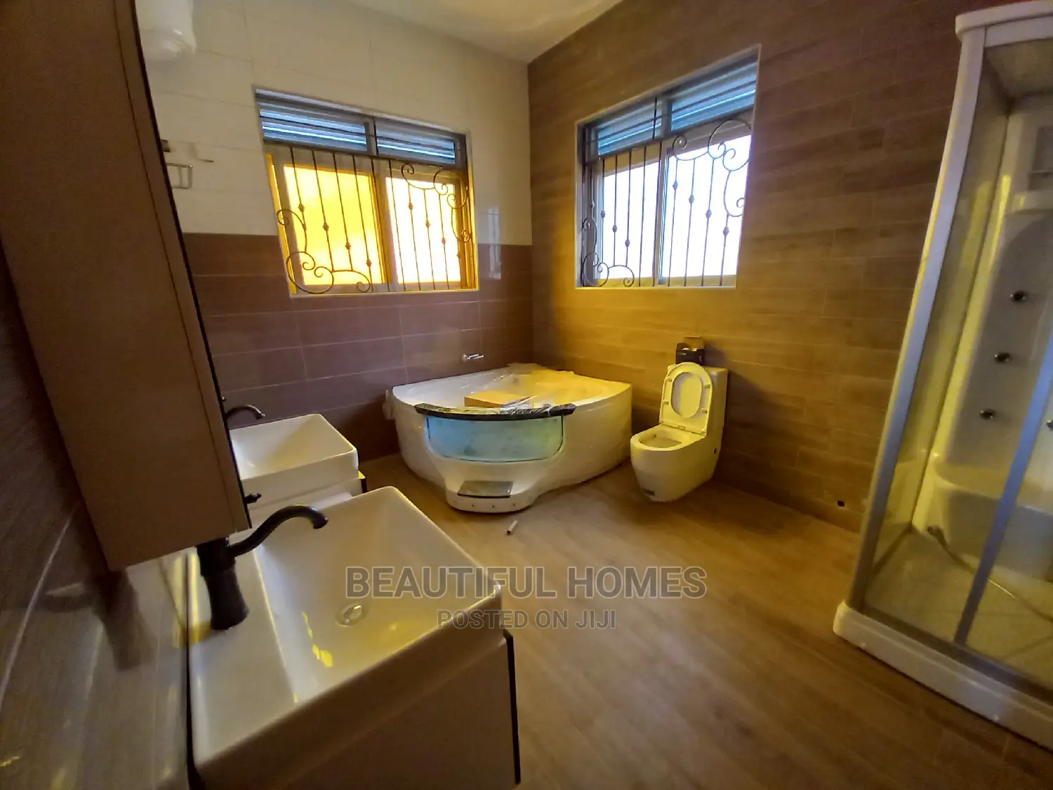 Furnished 6bdrm Mansion in Munyonyo Lake View, Makindye for Sale in Makindye