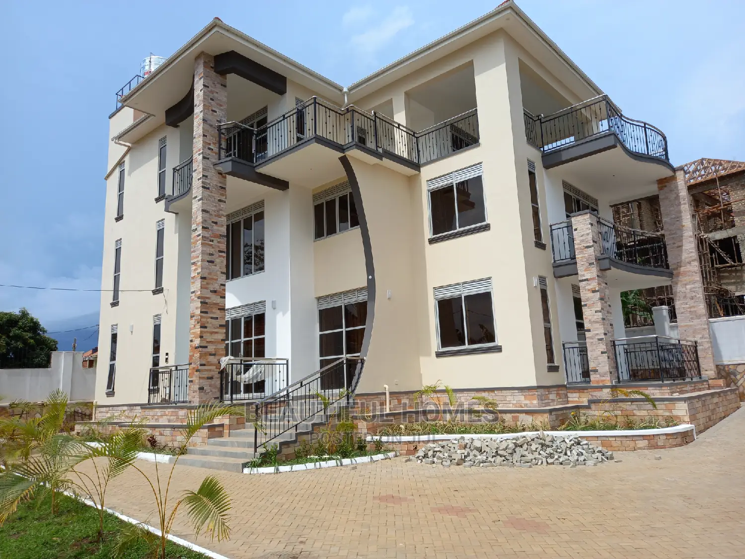 Furnished 6bdrm Mansion in Munyonyo, Central Division for Sale in Central Division
