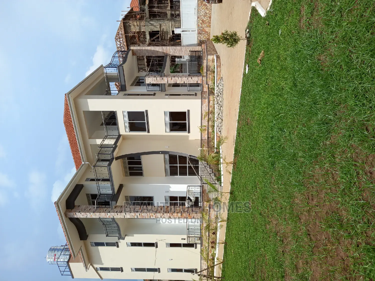 Furnished 6bdrm Mansion in Munyonyo Wealthy, Makindye for Sale in Makindye