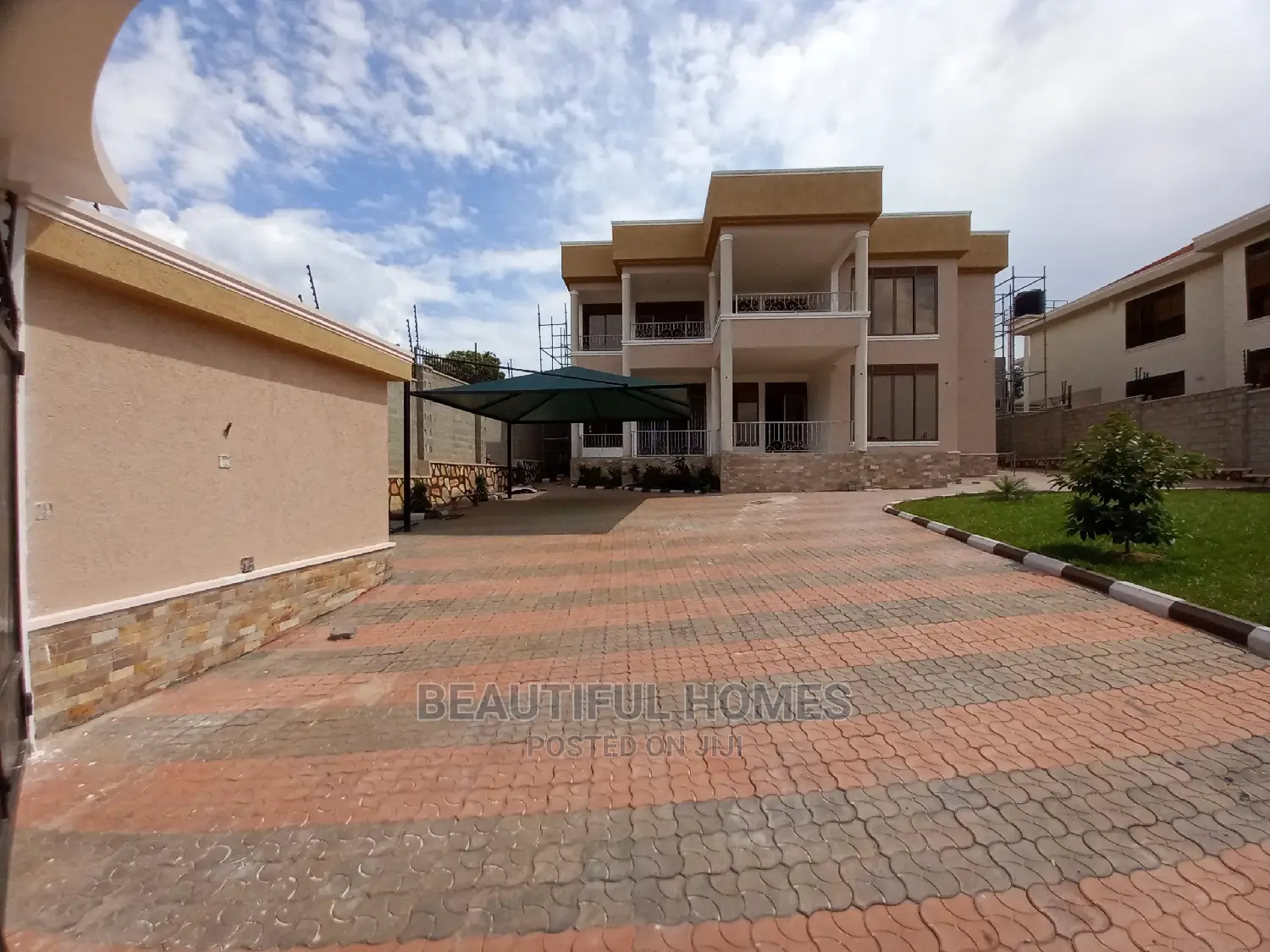 Furnished 6bdrm Mansion in Munyonyo, Makindye for Sale in Makindye