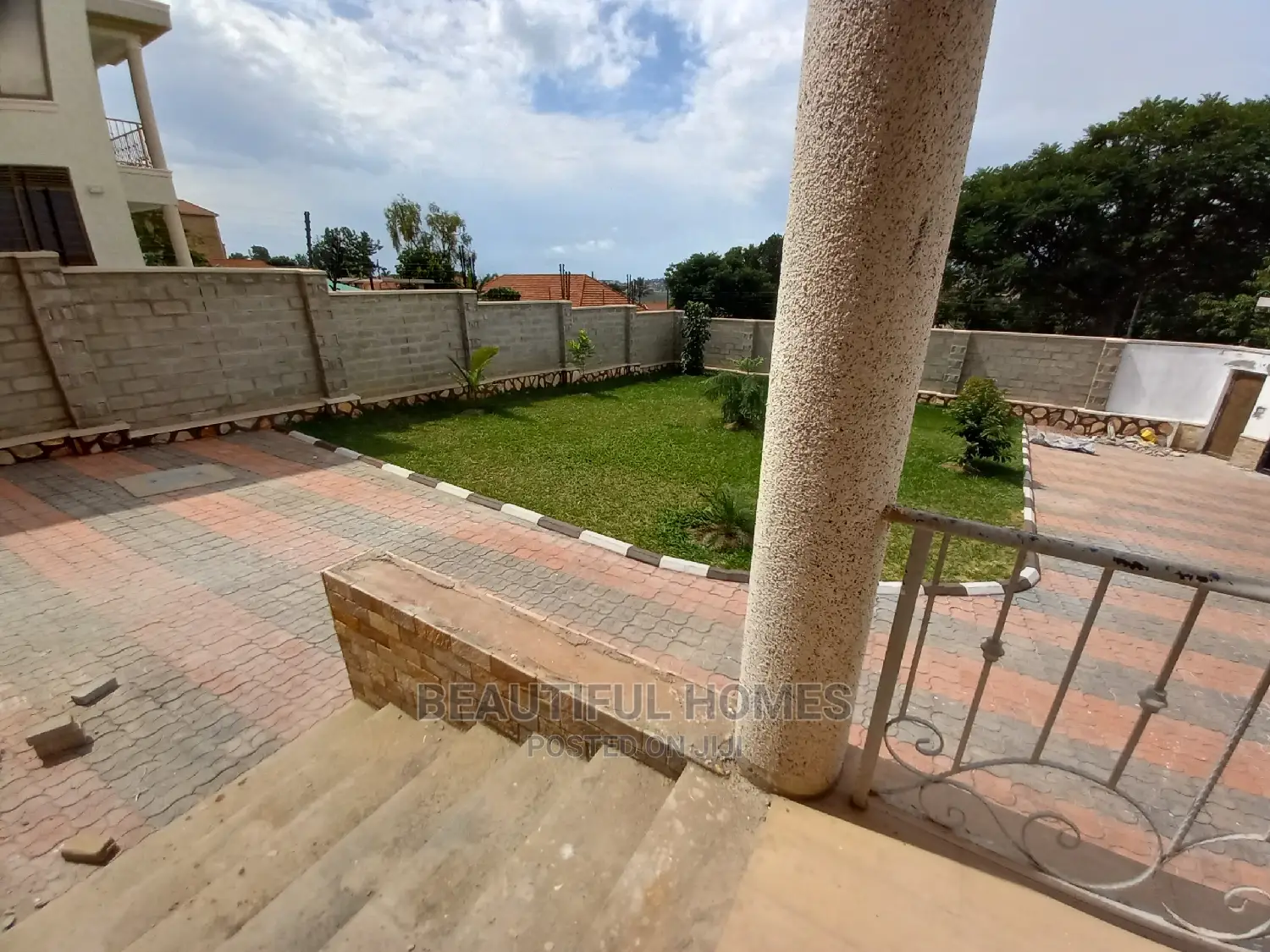 Furnished 6bdrm Mansion in Munyonyo, Makindye for Sale in Makindye