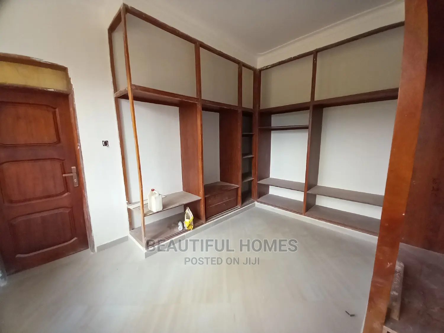 Furnished 6bdrm Mansion in Munyonyo, Makindye for Sale in Makindye